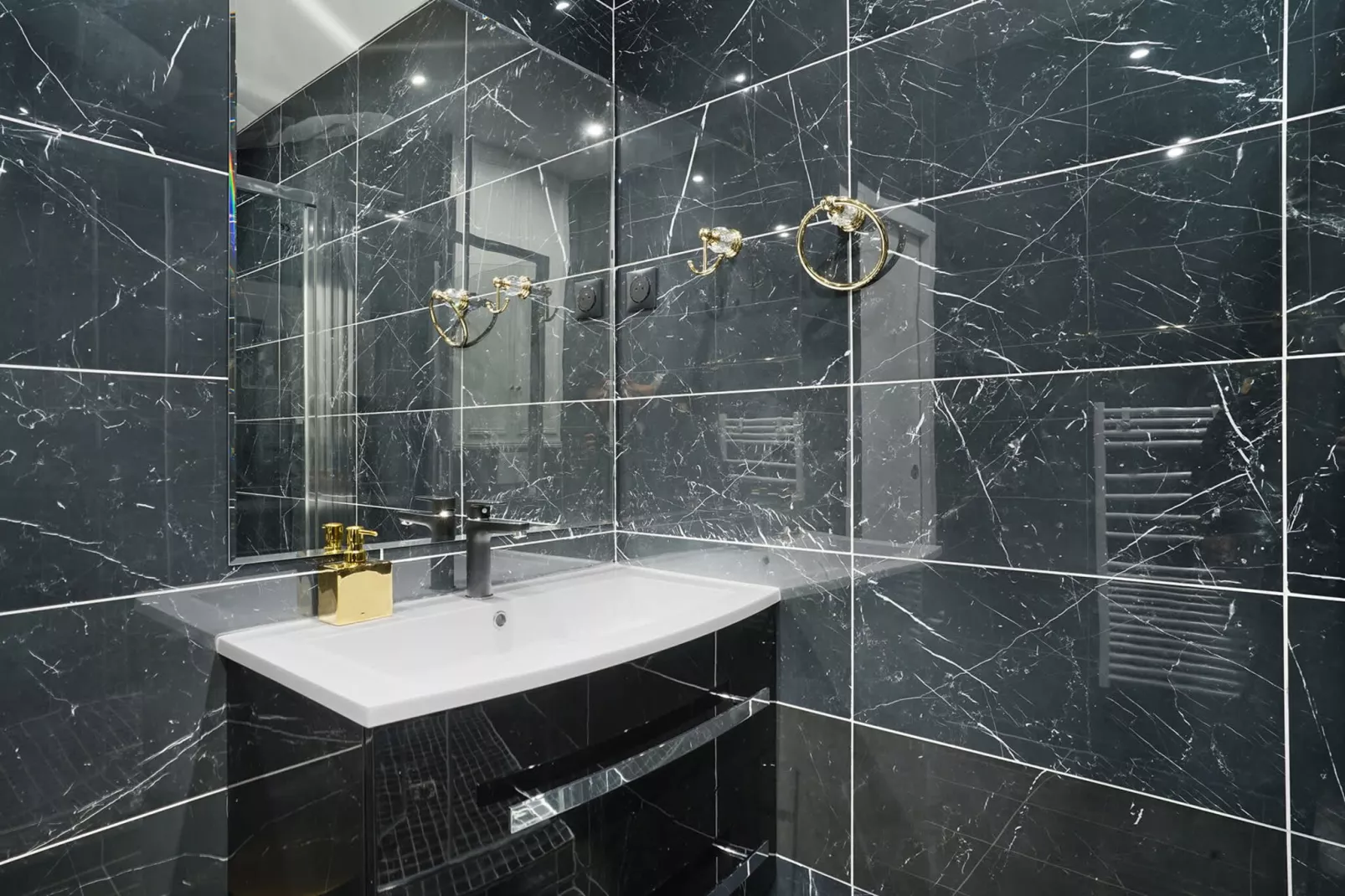 ISLY 1 NEW-Niet-getagd