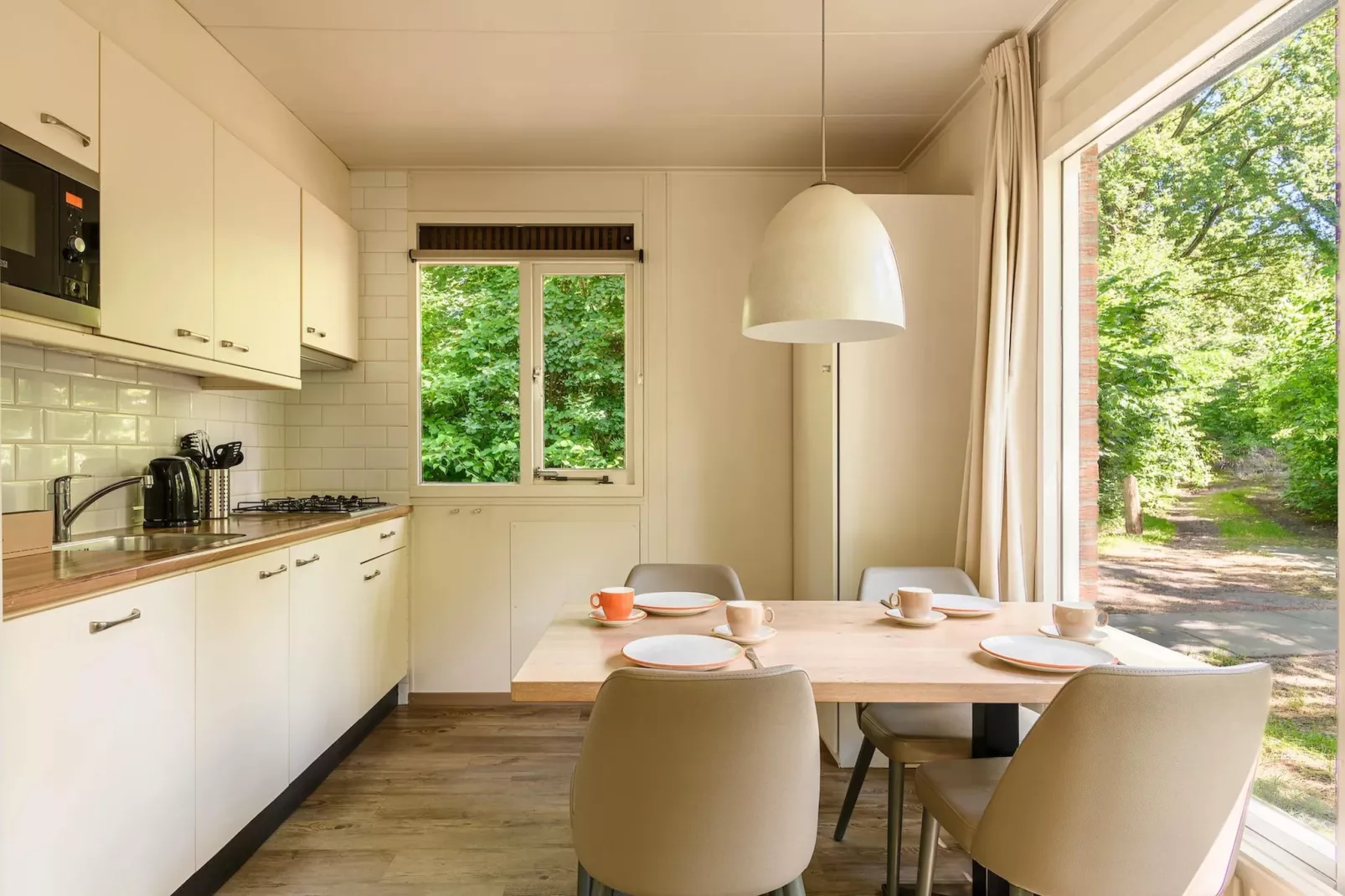 Bungalow 4C3 - Eetkamer