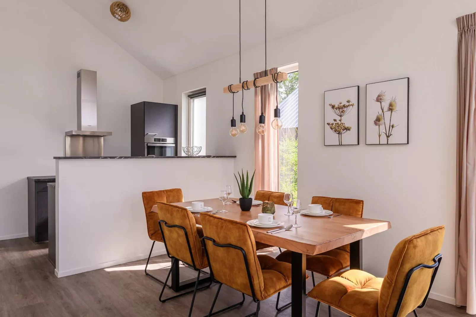 Drentsche B-Eetkamer