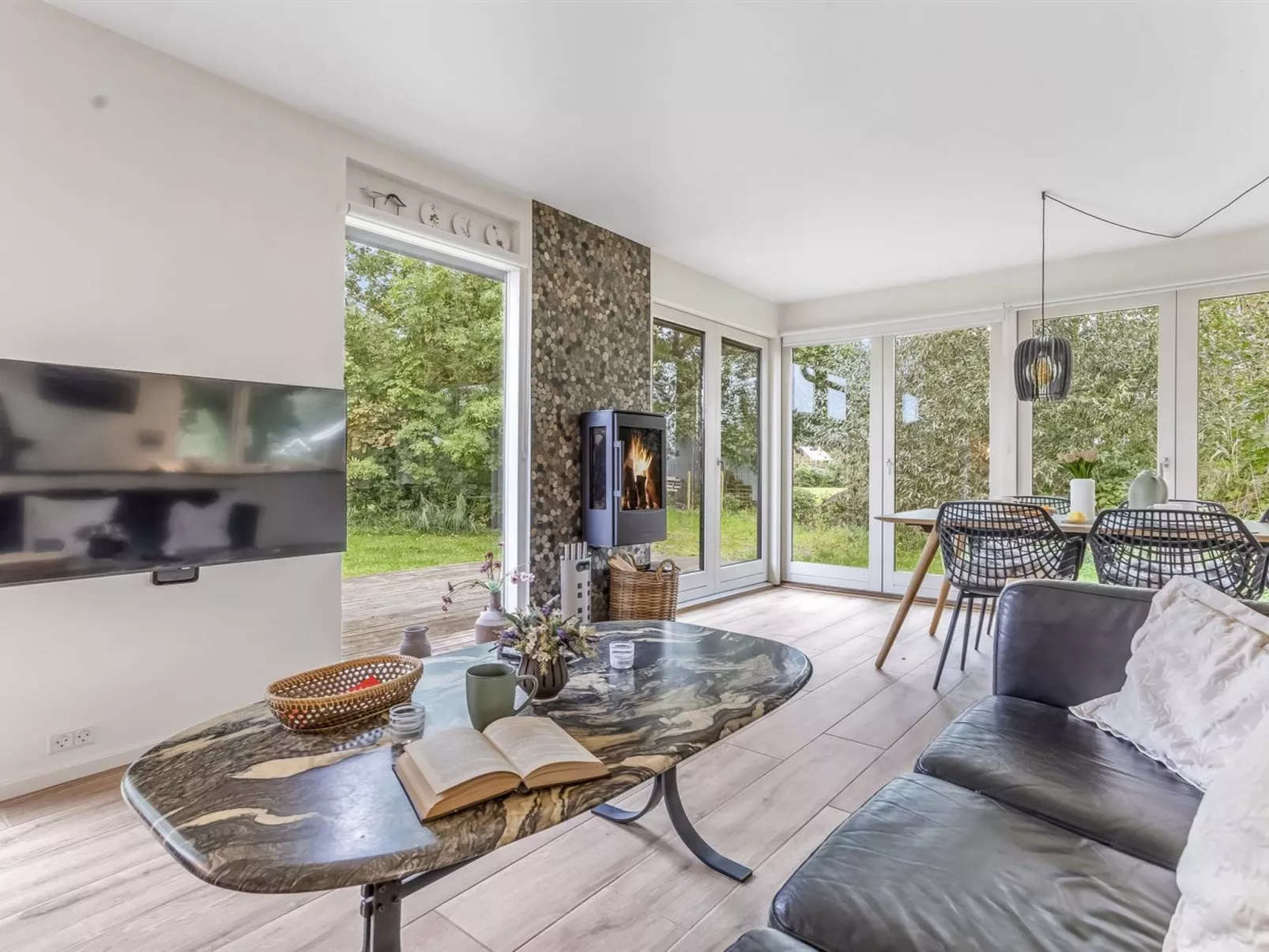 "Litle" - 30m from the sea-Binnen