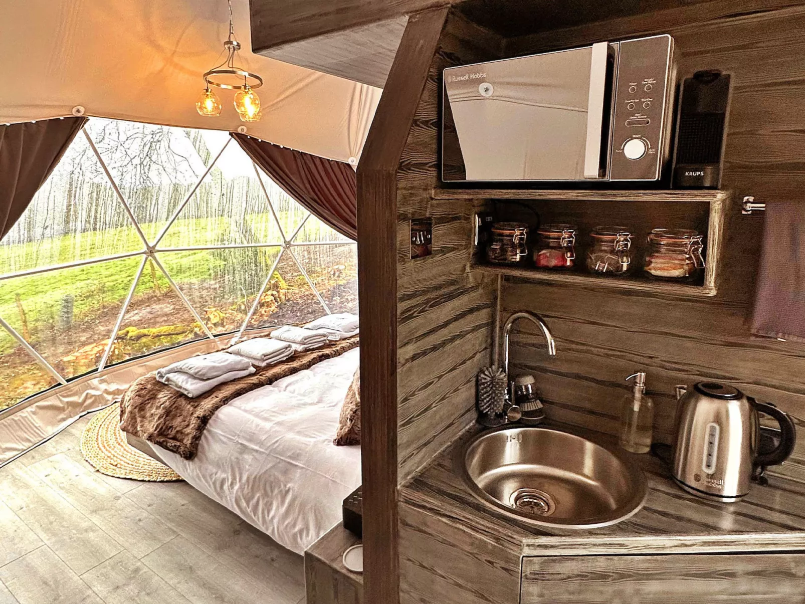 Ashdown Luxury Dome-Binnen