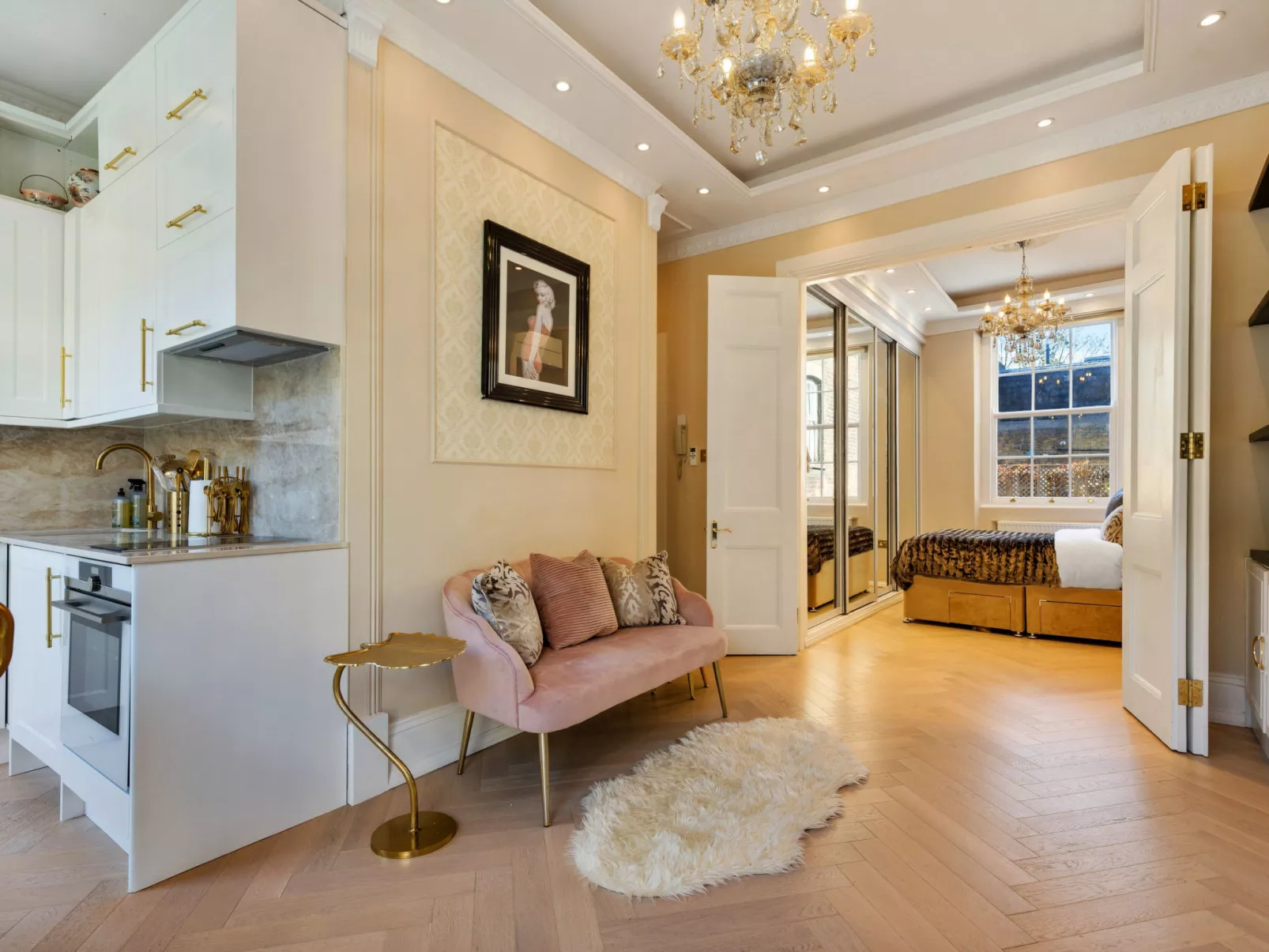 The Marylebone Marilyn-Binnen