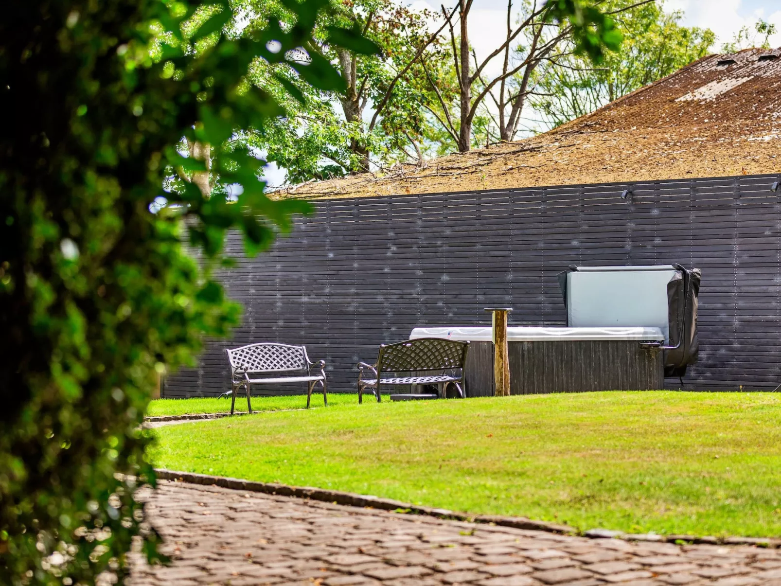 Sandhill Cottage with Hot Tub-Buiten