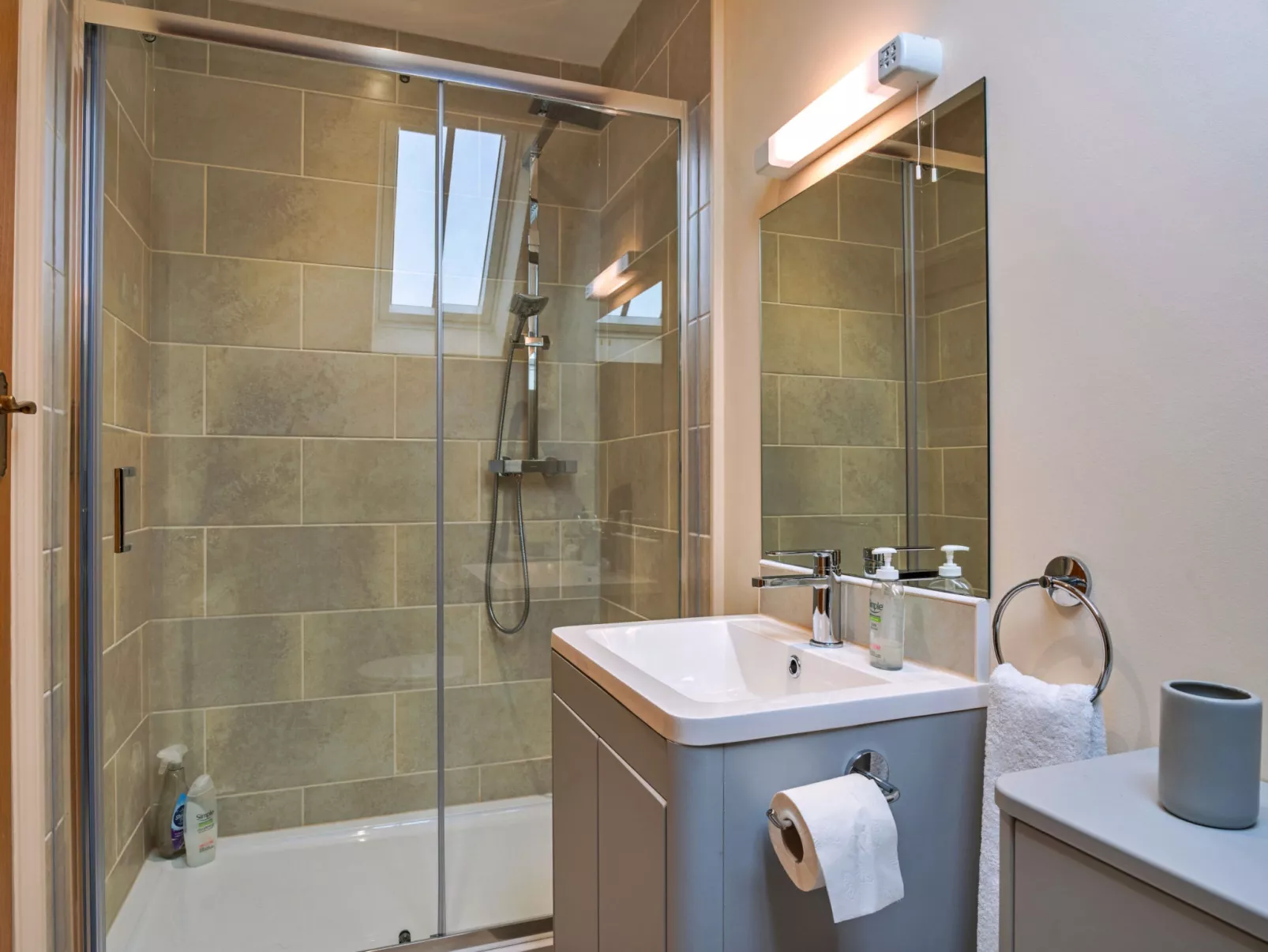 Lower School Cottages-Binnen