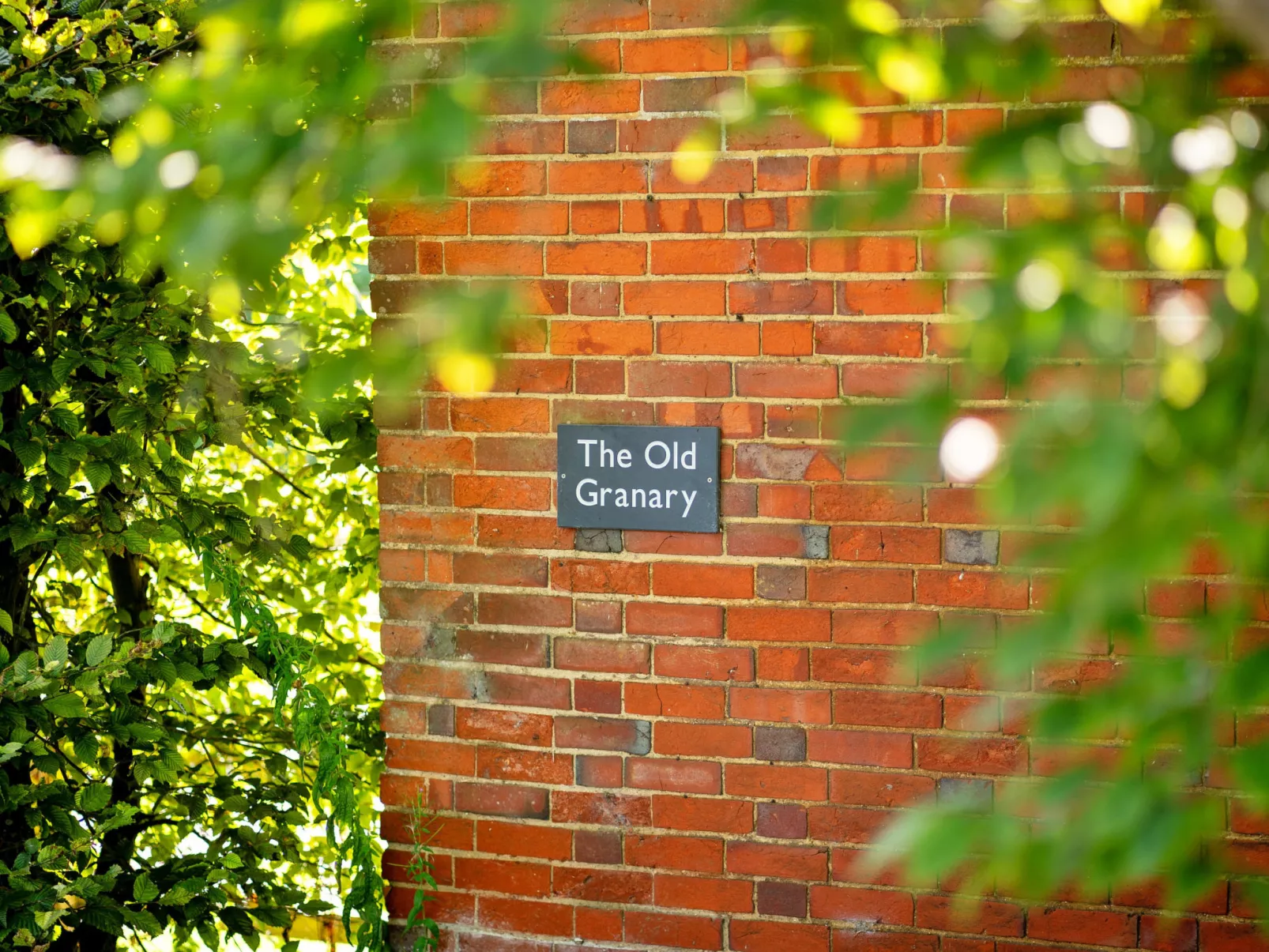 The Old Granary-Buiten