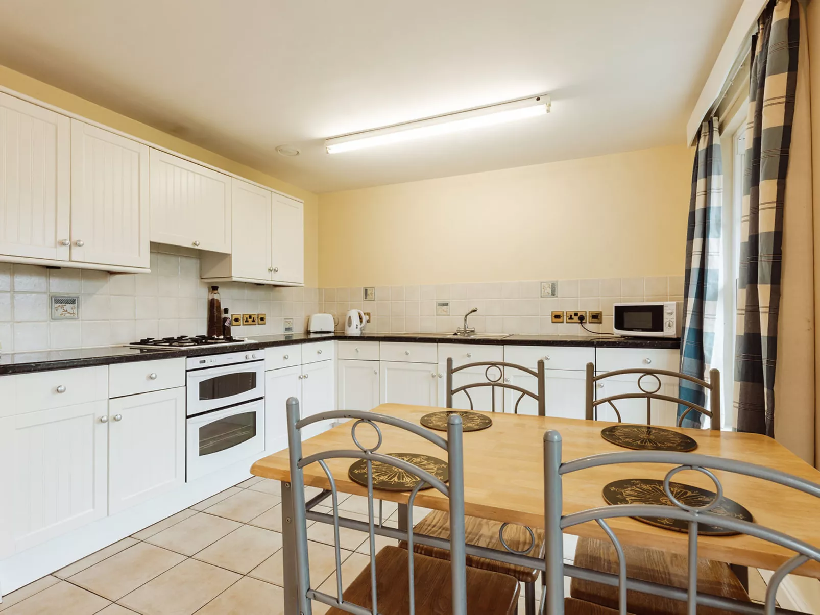 Netley Hall - Rosemary-Binnen