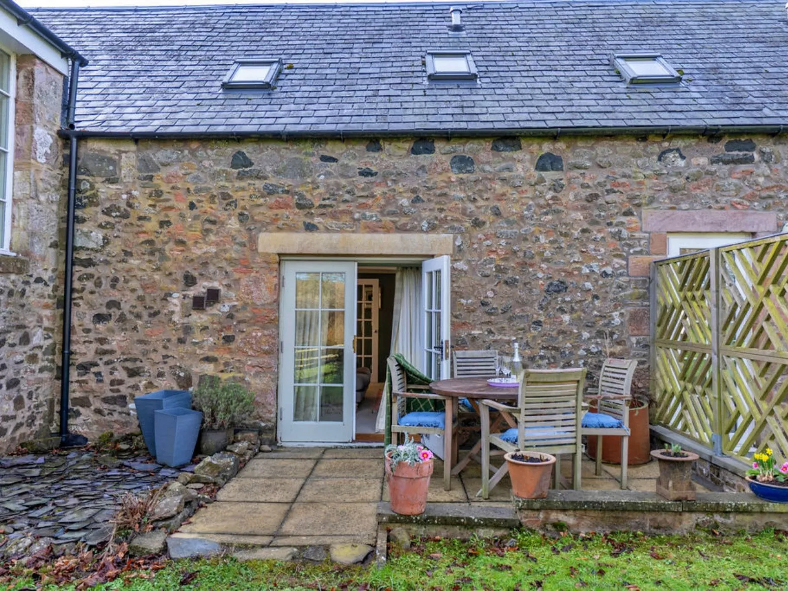 The Wheel House-Buiten
