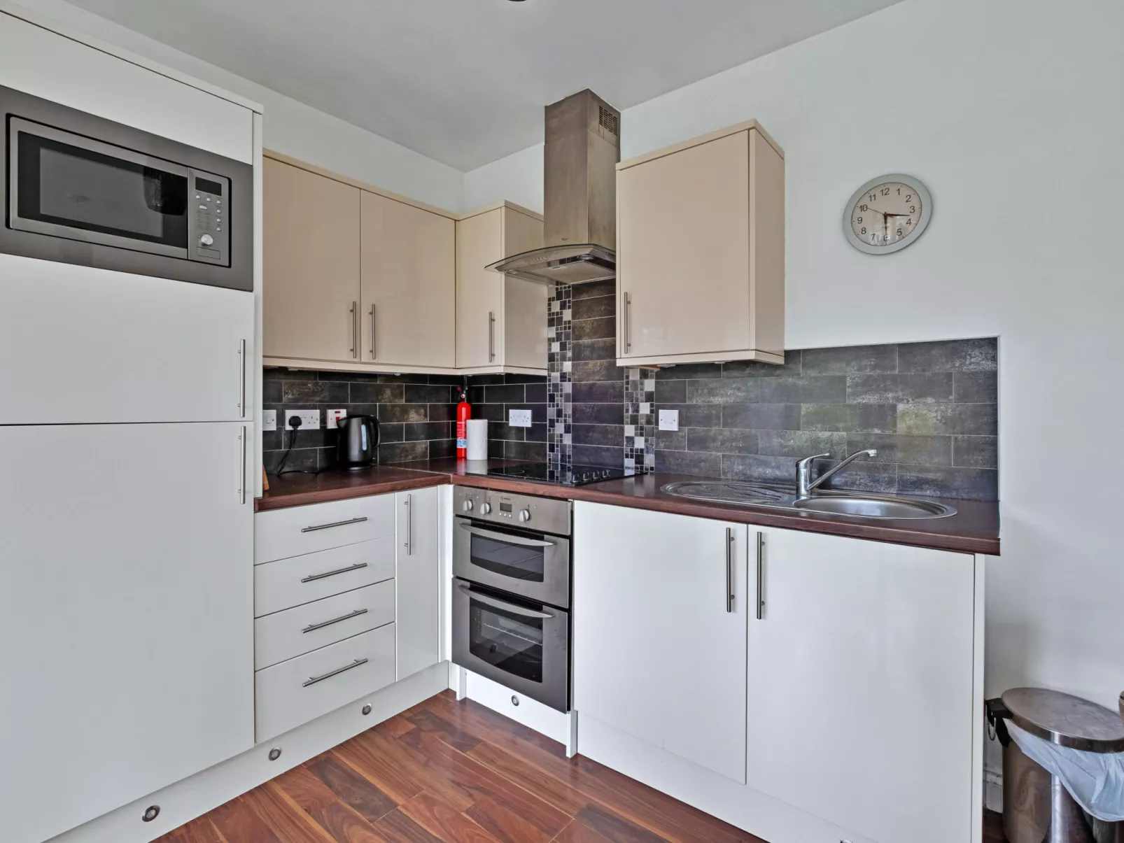 The Turbine House-Binnen