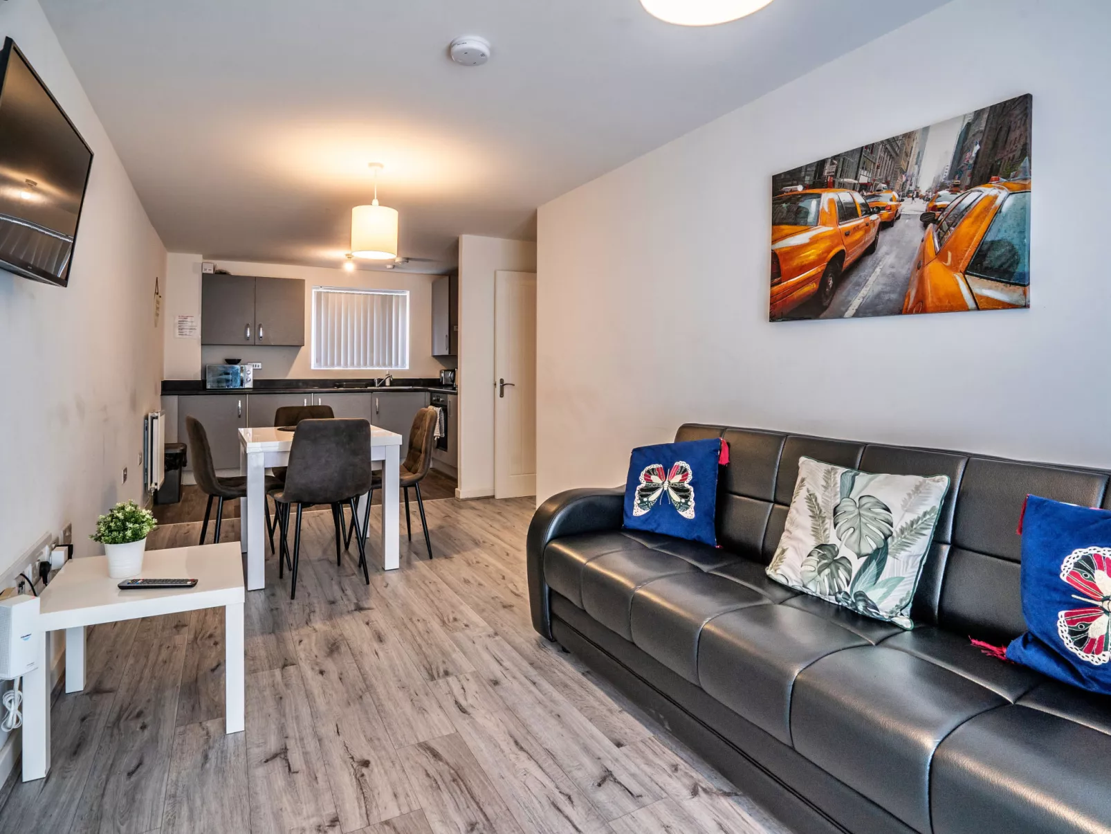 Aldridge Square-Binnen