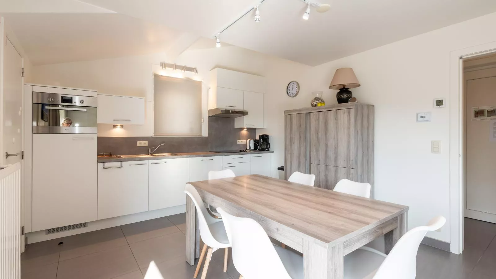 Zee en Polder H138-Eetkamer