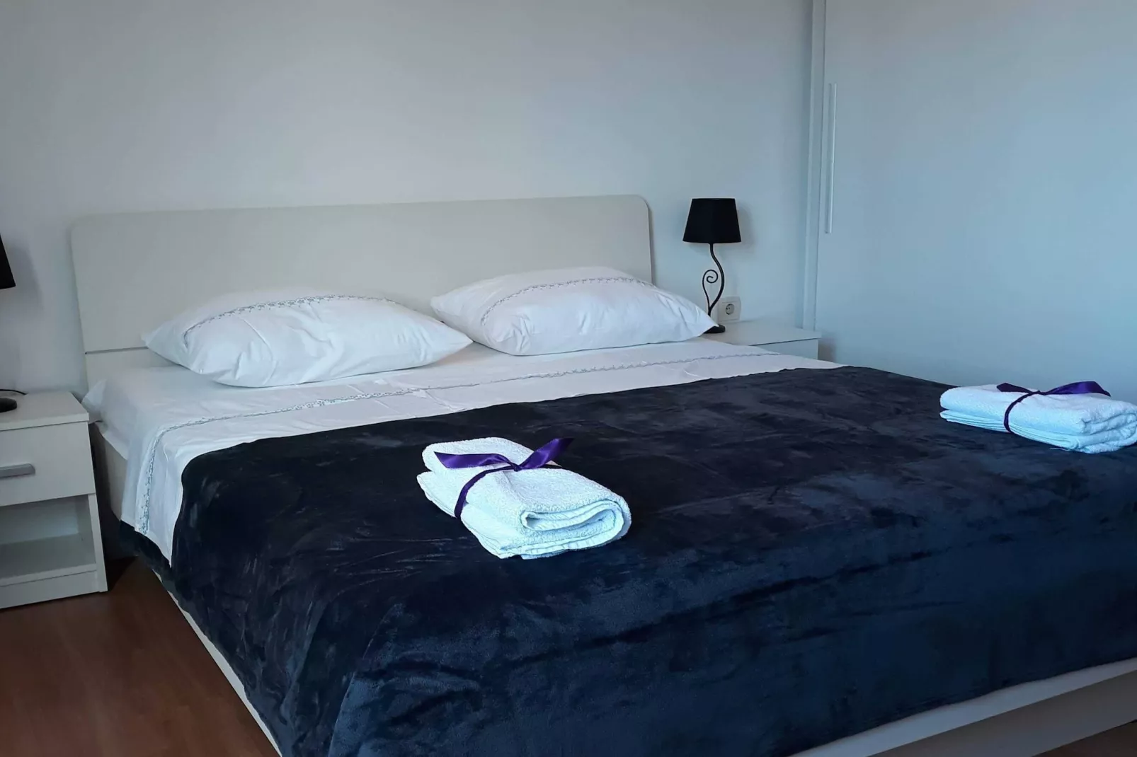 Apartment Gabrijela - One Bedroom Apartment with Sea View-Slaapkamer