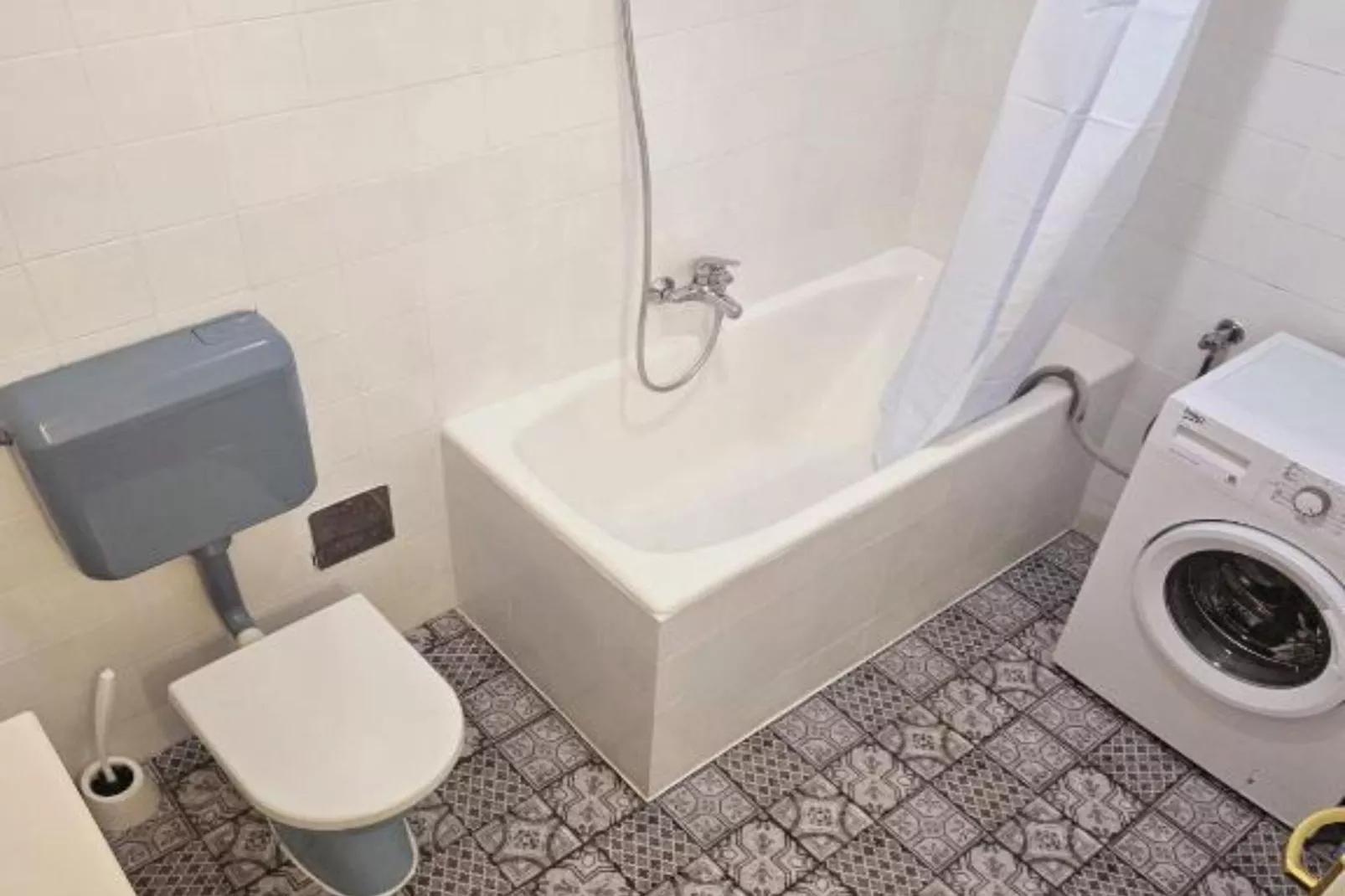 George Central Apartment - Two Bedroom Apartment with Park View-Badkamer