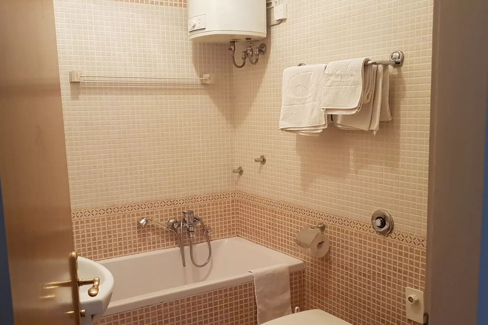 Cozy Apartments Matulji - Studio with Garden-Badkamer