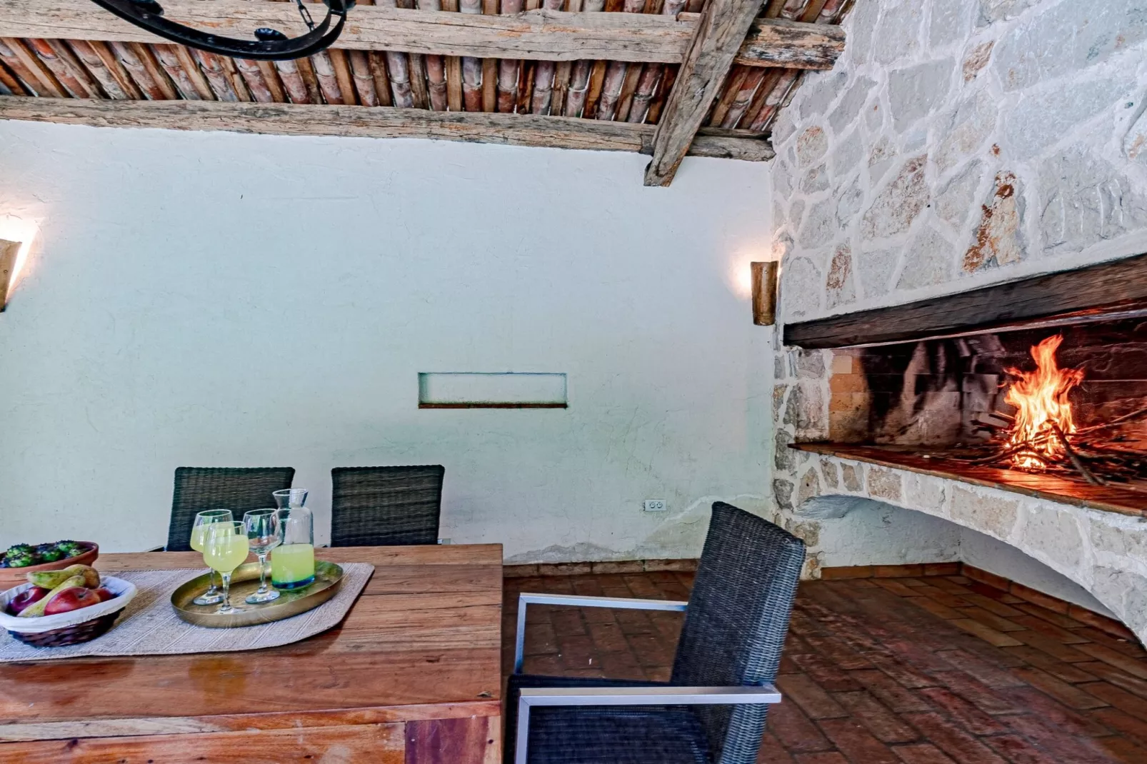 Stone House Anfitrite - Two Bedroom Villa with Private Pool and Terrace-Eetkamer