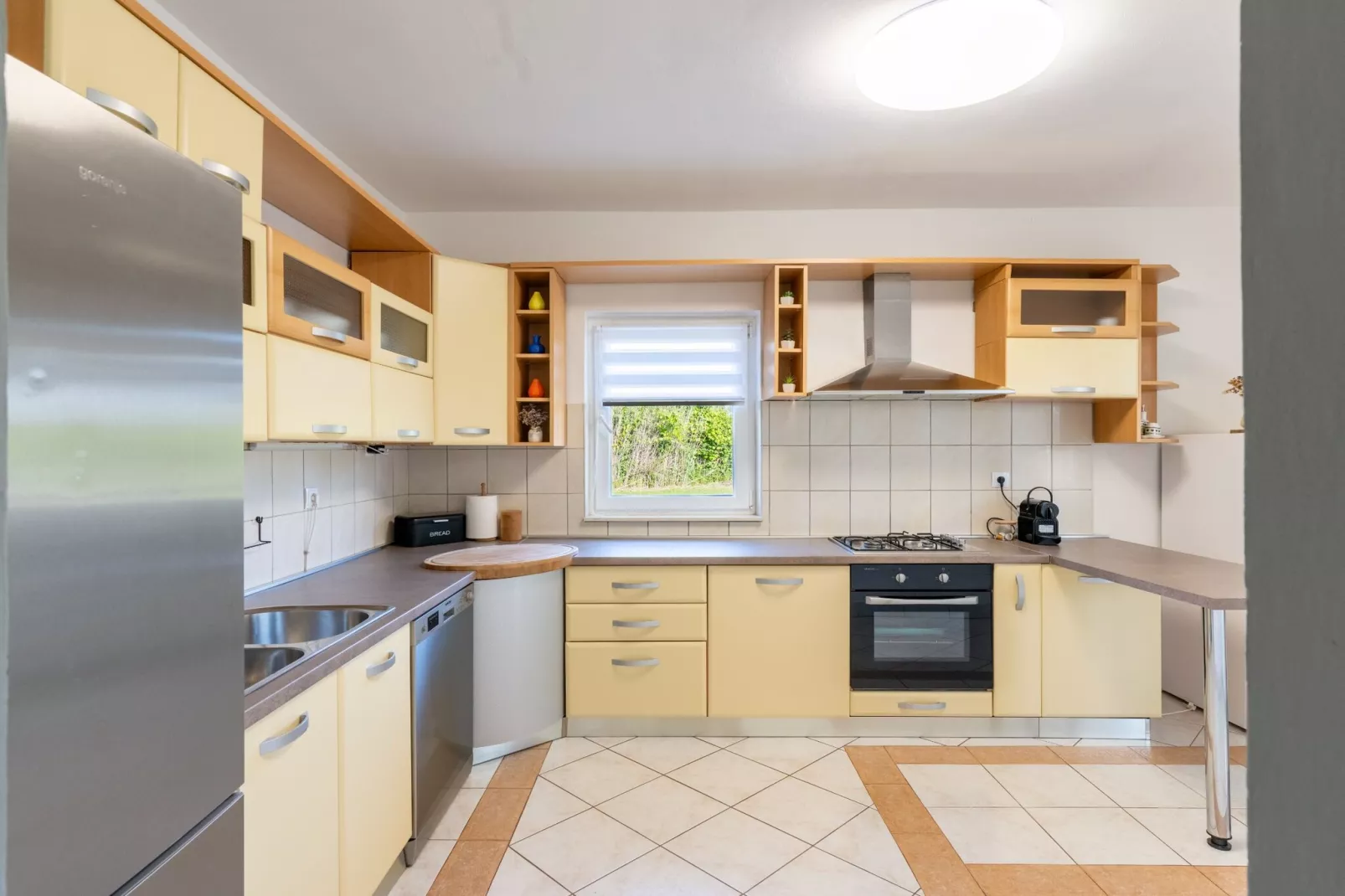 Three-Bedroom House-Keuken