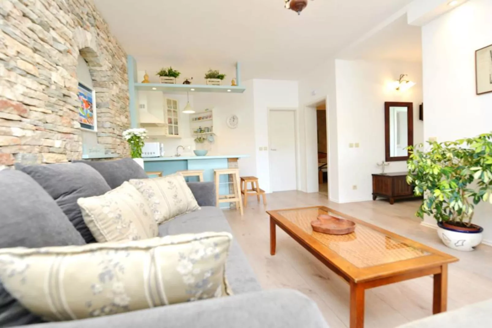 Two-Bedroom Apartment (Kadulja)-Woonkamer