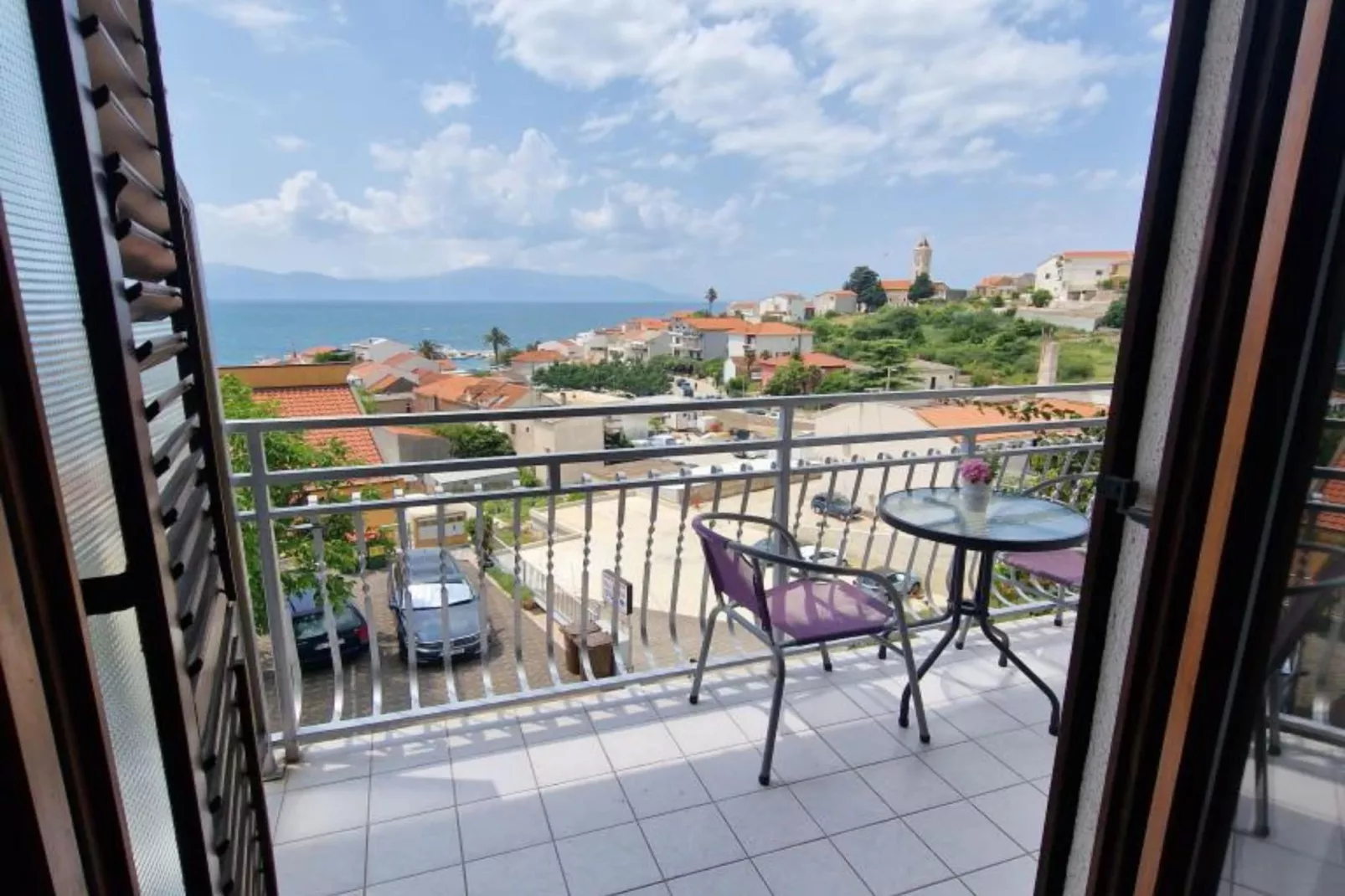 One Bedroom Apartment with Balcony and Sea View 2
