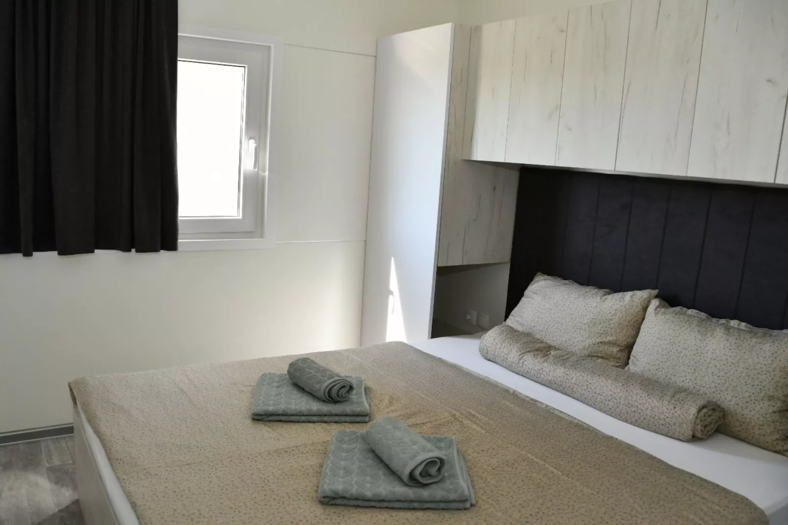 Mobile Home With Terrace And Sea View (Allegro)-Slaapkamer