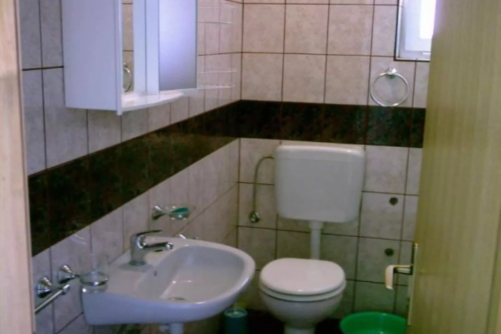 Apartments Degi - Two Bedroom Apartment (right)-Badkamer