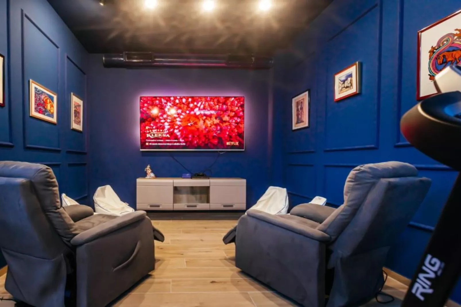 Luxury Villa Lara with Heated Pool, Hot-Tub and Sauna - Six Bedroom Villa with Pool-Woonkamer