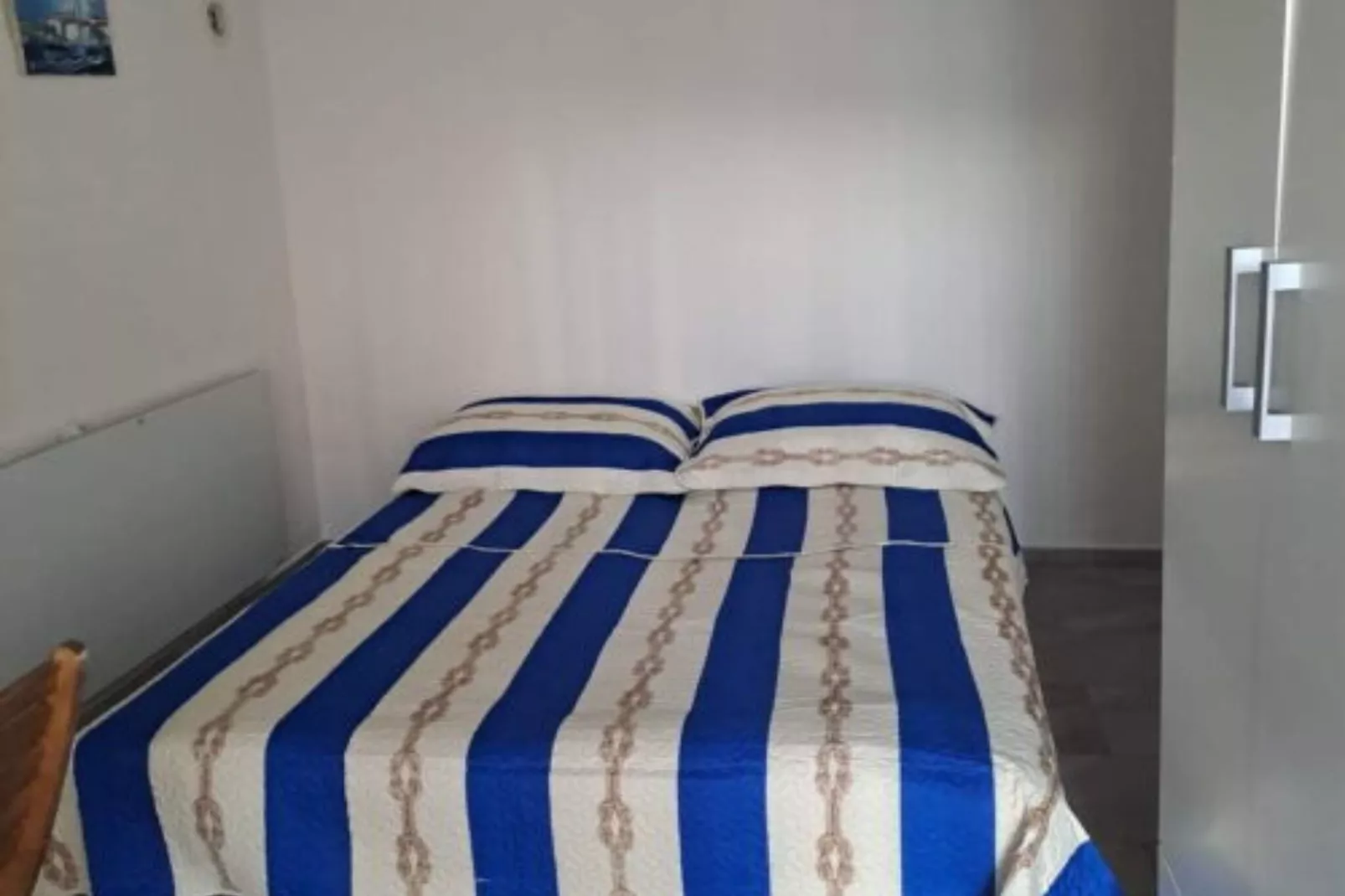 Apartments Boris Donji Karin - One Bedroom Apartment (Classic Apartment)-Slaapkamer