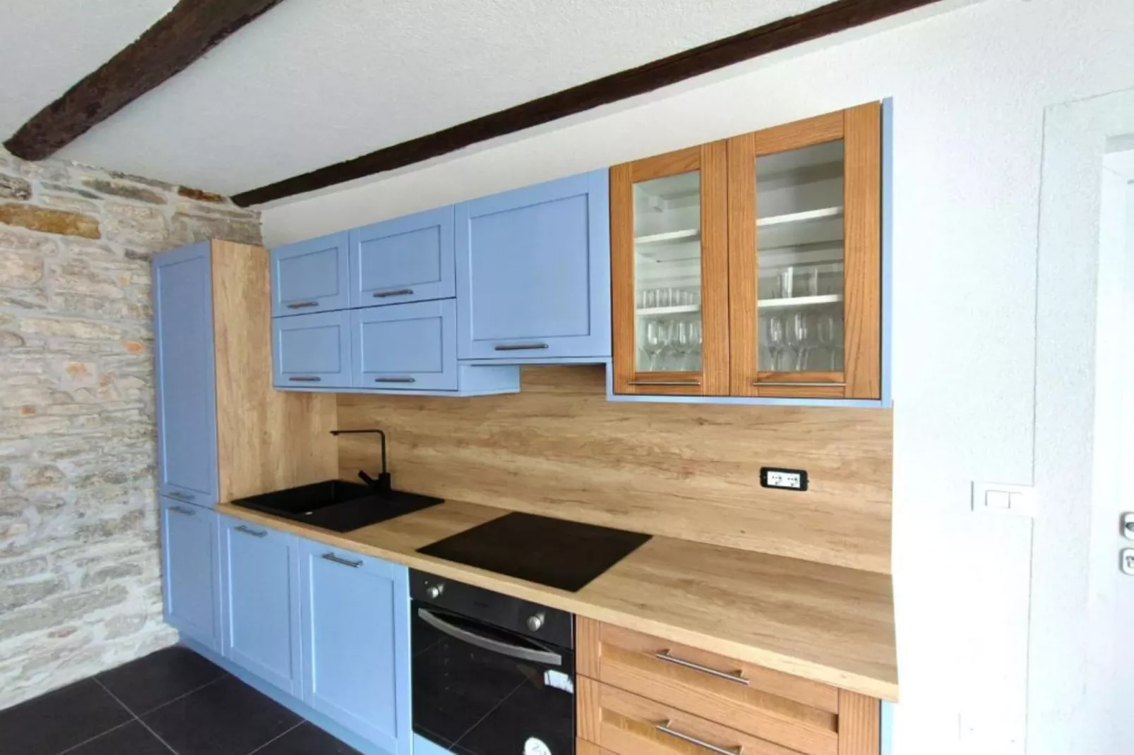 Villa Galant with Pool & Sauna Maružini-Keuken