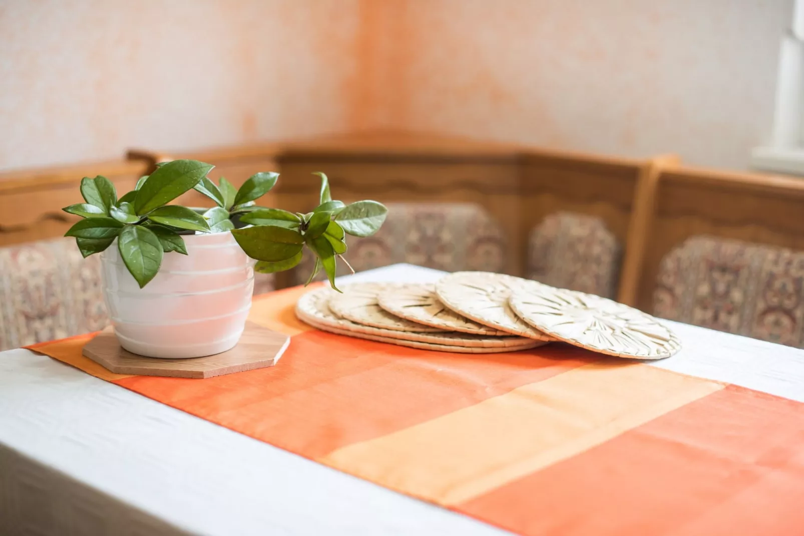 Quiet and Sunny Apartment with Balcony - Two Bedroom Apartment with Balcony-Keuken