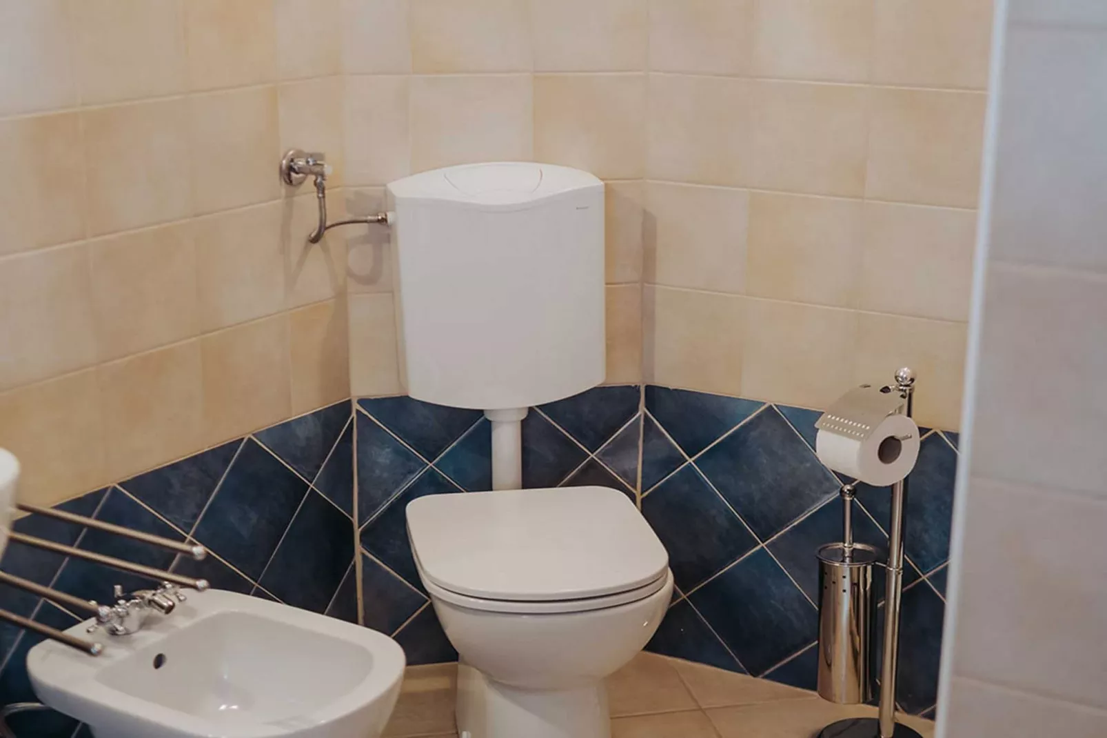 Enchanted Misty Valley Cottage Apartments - One Bedroom Apartment (owner 1)-Badkamer