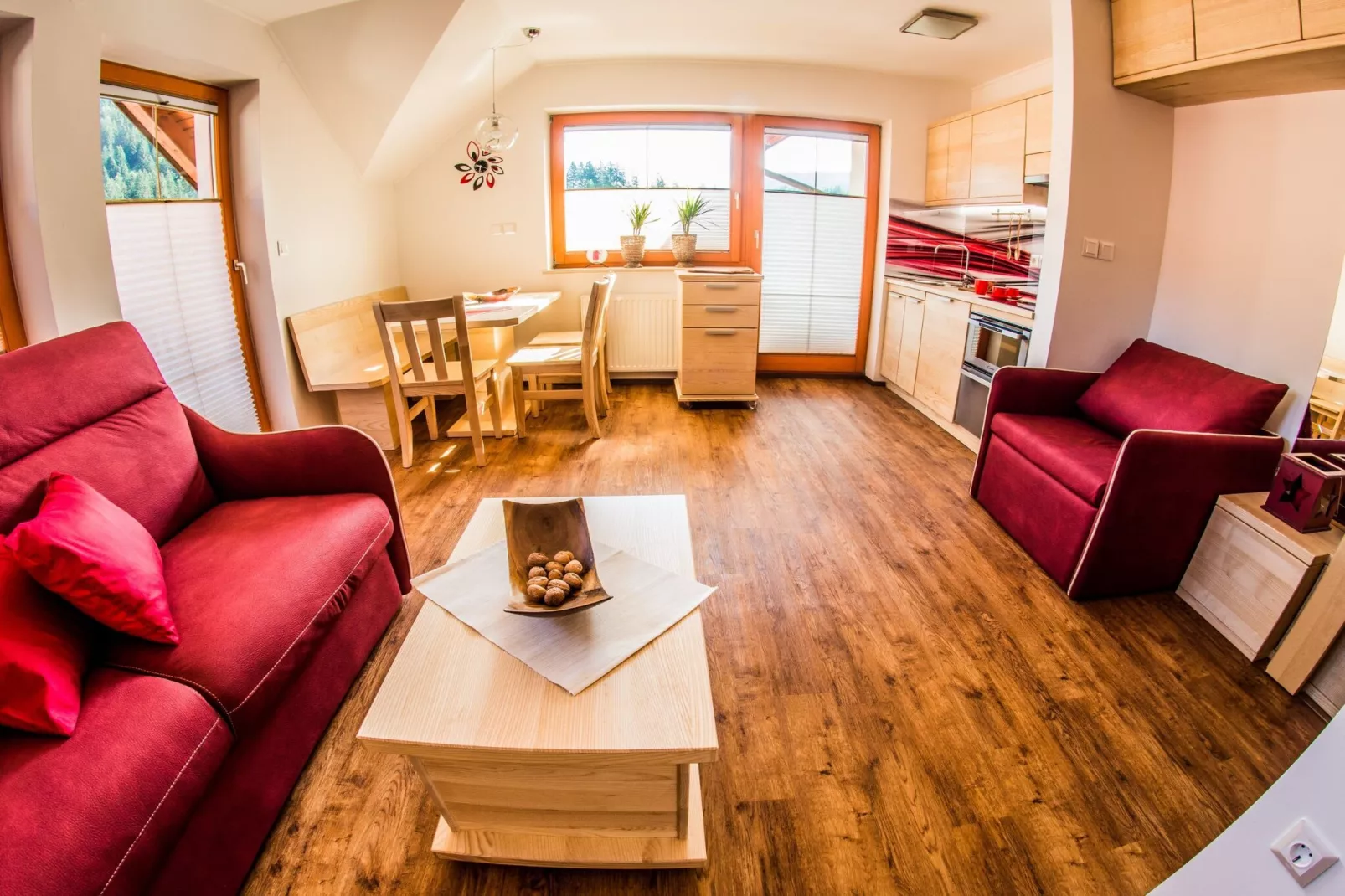 Riverside Pines Luce Apartments with Balcony - Studio Apartment with Balcony-Woonkamer