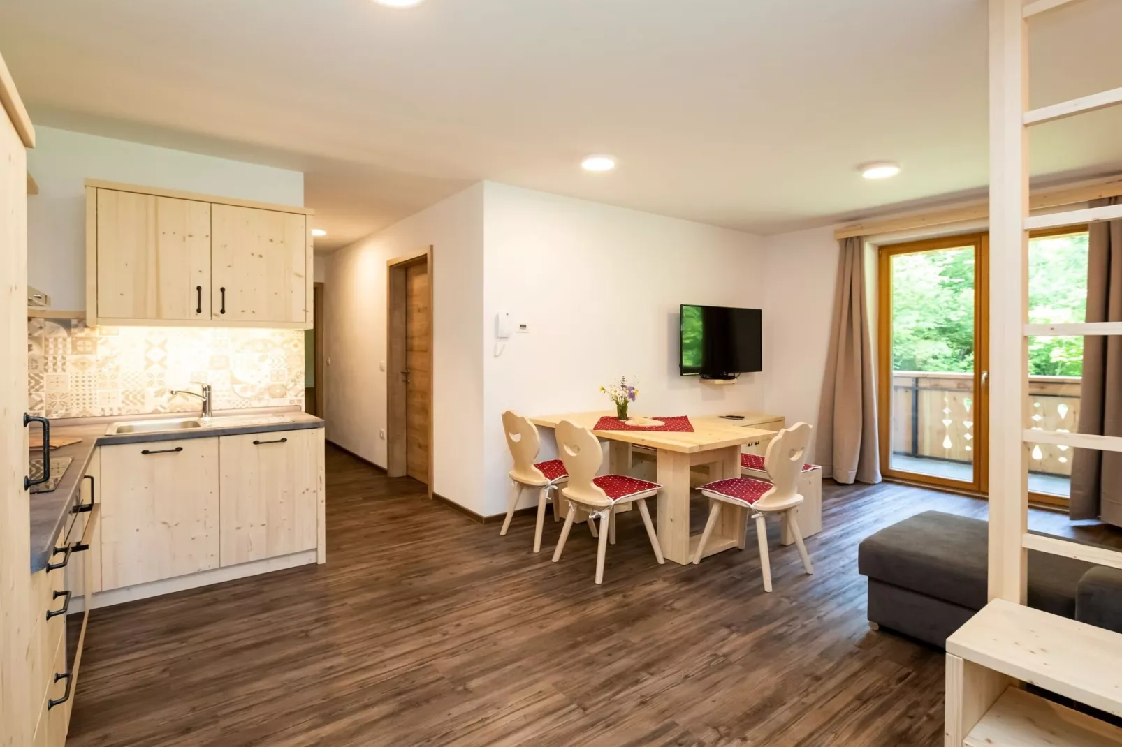 The Woodland Nook Apartments Bohinj - Classic Two Bedroom Apartment with Balcony (owner C)-Keuken