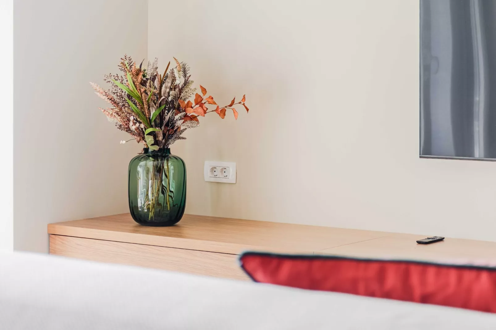 Bovec Chic Apartment with Sauna - One Bedroom Apartment with Balcony-Woonkamer