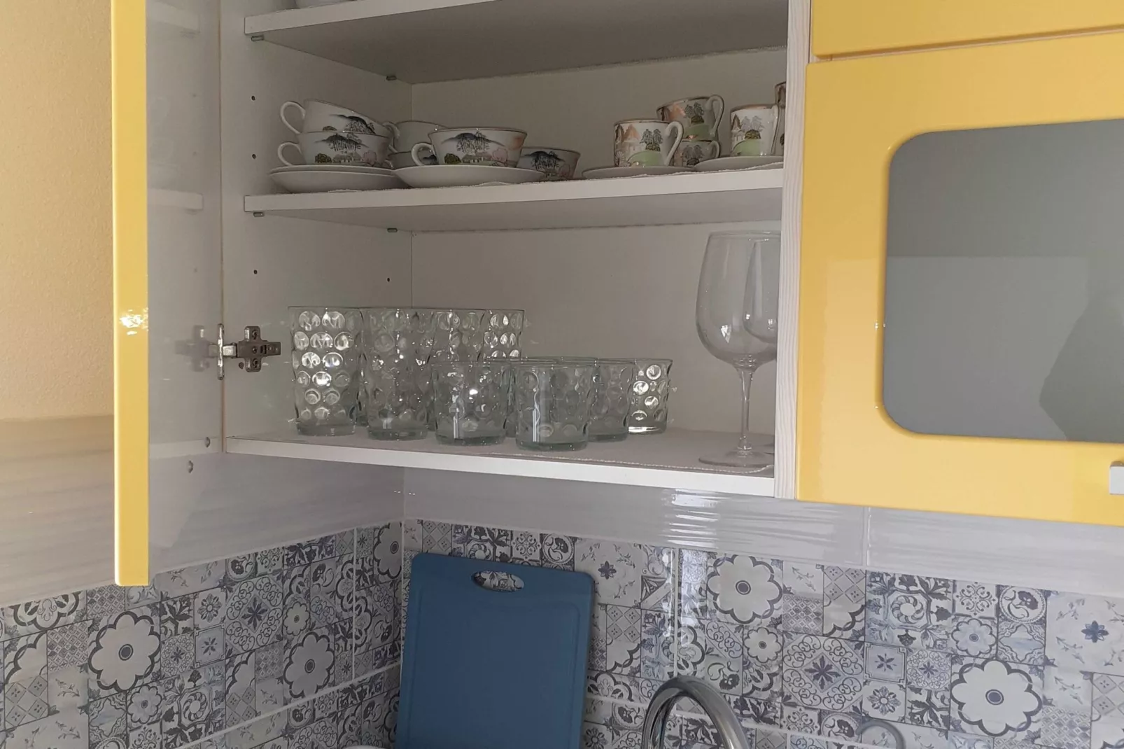 Secluded Authentic Apartment with Terrace - Studio Apartment with Terrace-Keuken