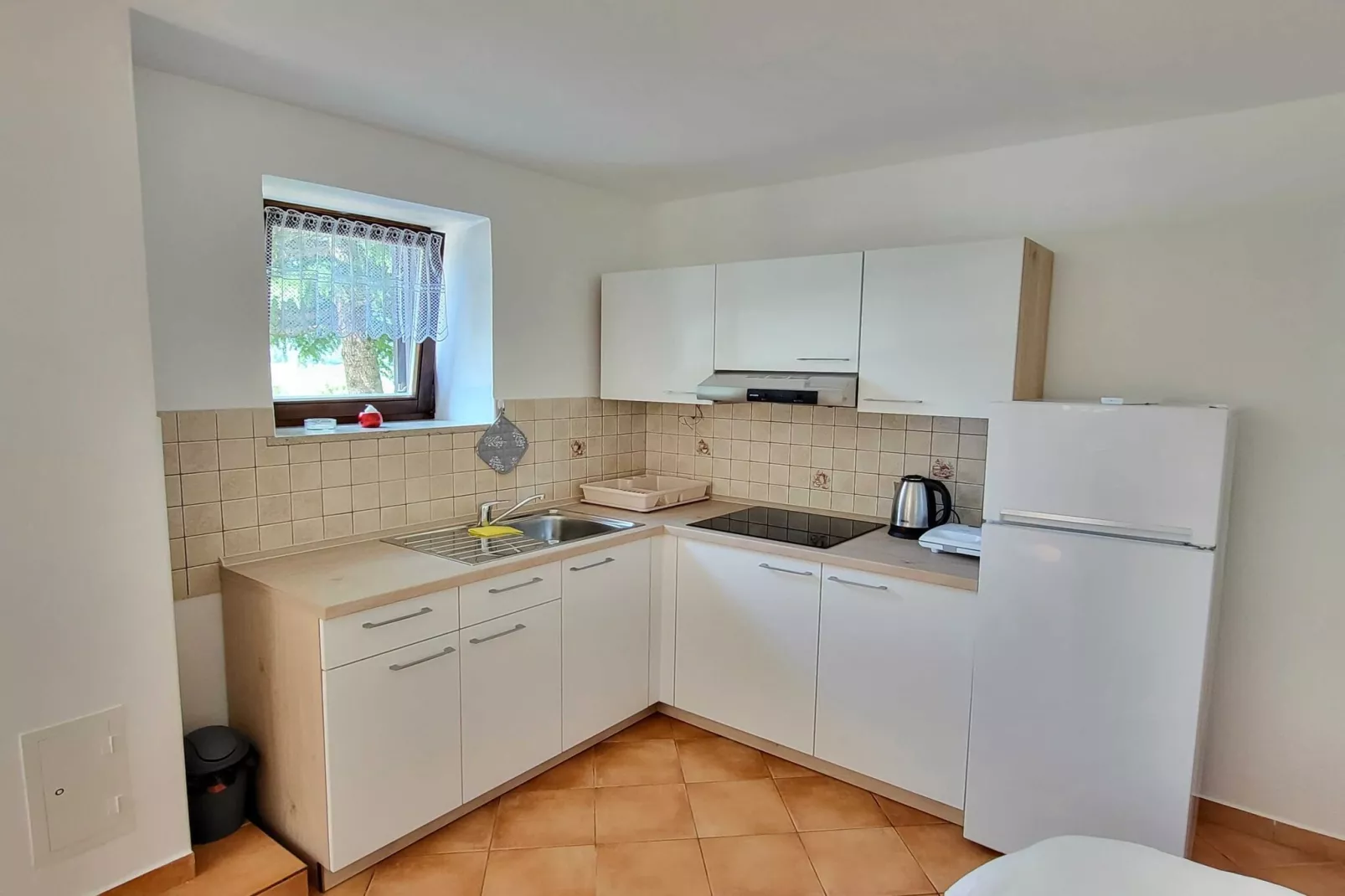 Peaceful Countryside Holiday Home with Terrace - One Bedroom Holiday Home with Terrace-Keuken