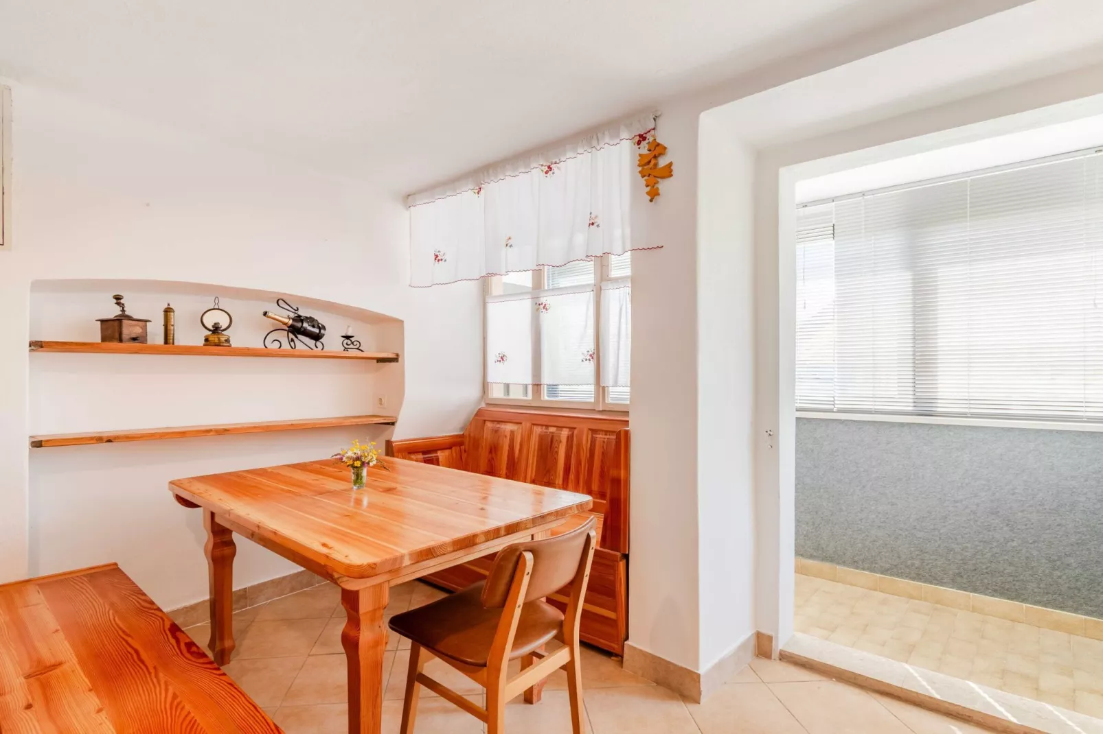 Nature Hideaway Holiday Homes with Sauna - Two Bedroom Holiday Home (owner Liza)-Eetkamer