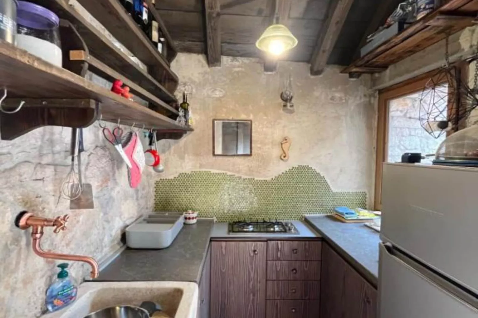 Romantic Stone House and Yard Near Stunning Beach - Two Bedroom Holiday Holiday Home  with  Patio and Terrace-Keuken