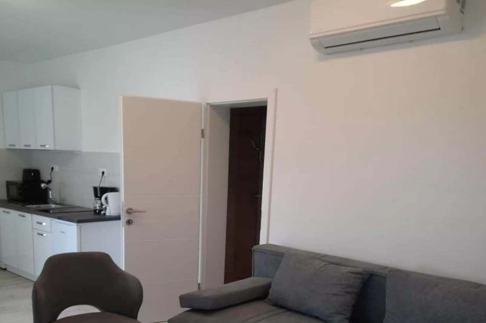 One Bedroom Apartment-Woonkamer