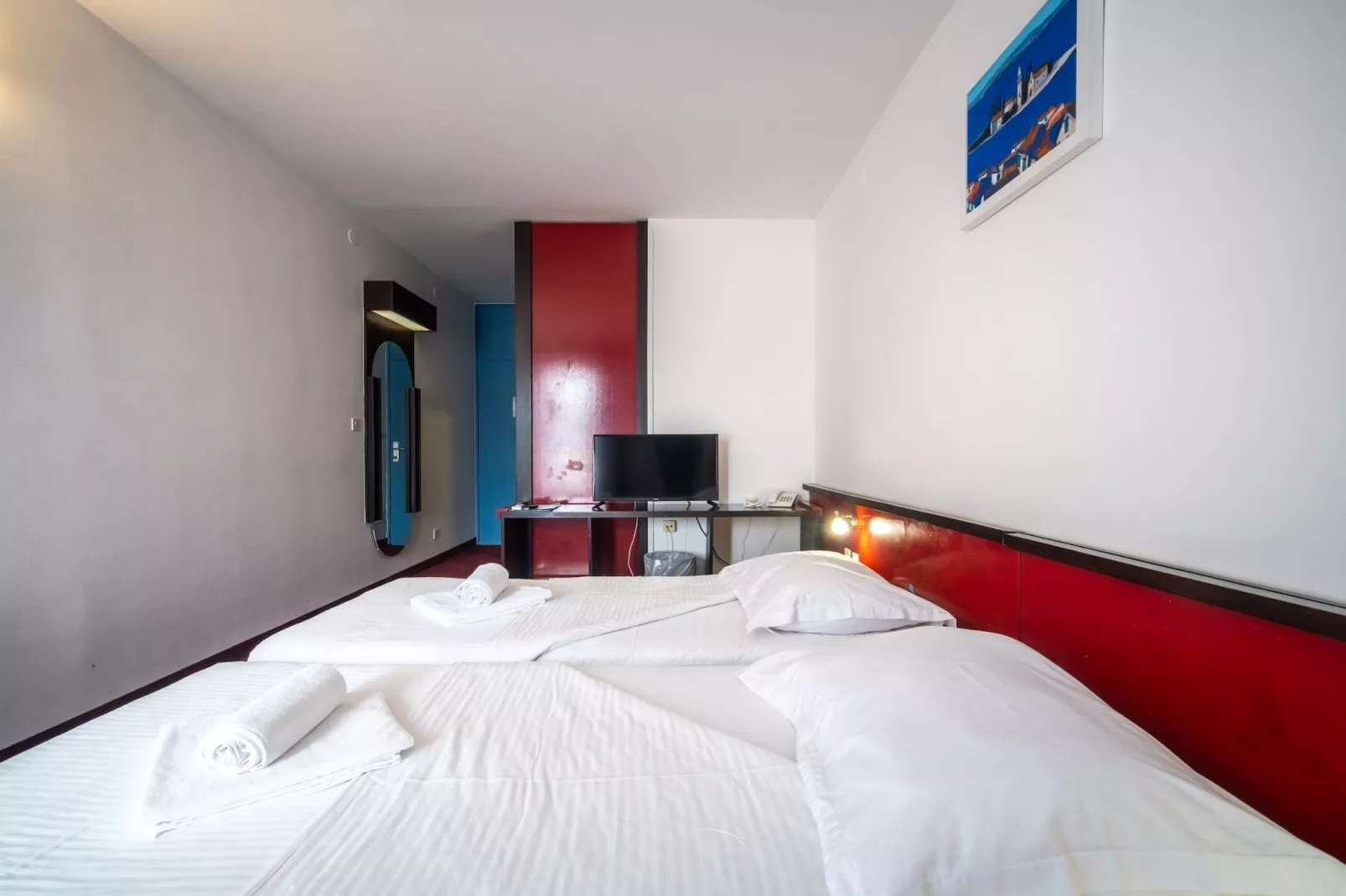 Hotel Issa - Double Room Sea View 14-Slaapkamer