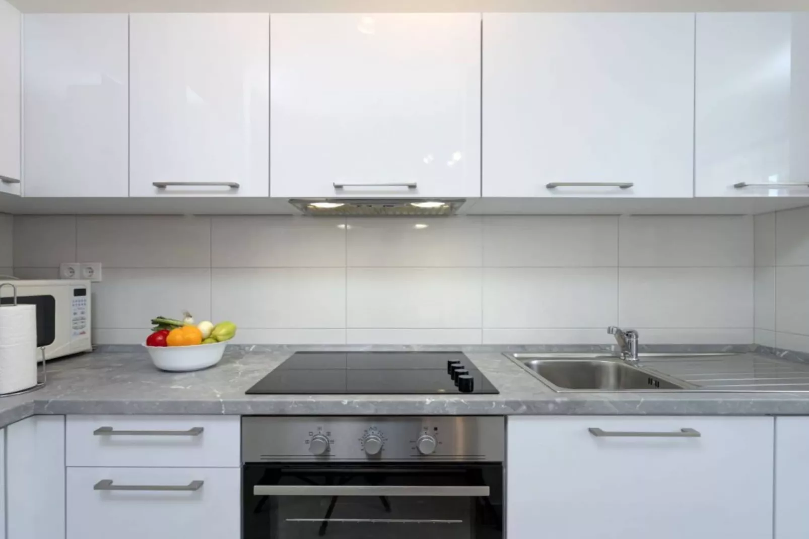 One Bedroom Apartment with Terrace and Sea View 4-Keuken