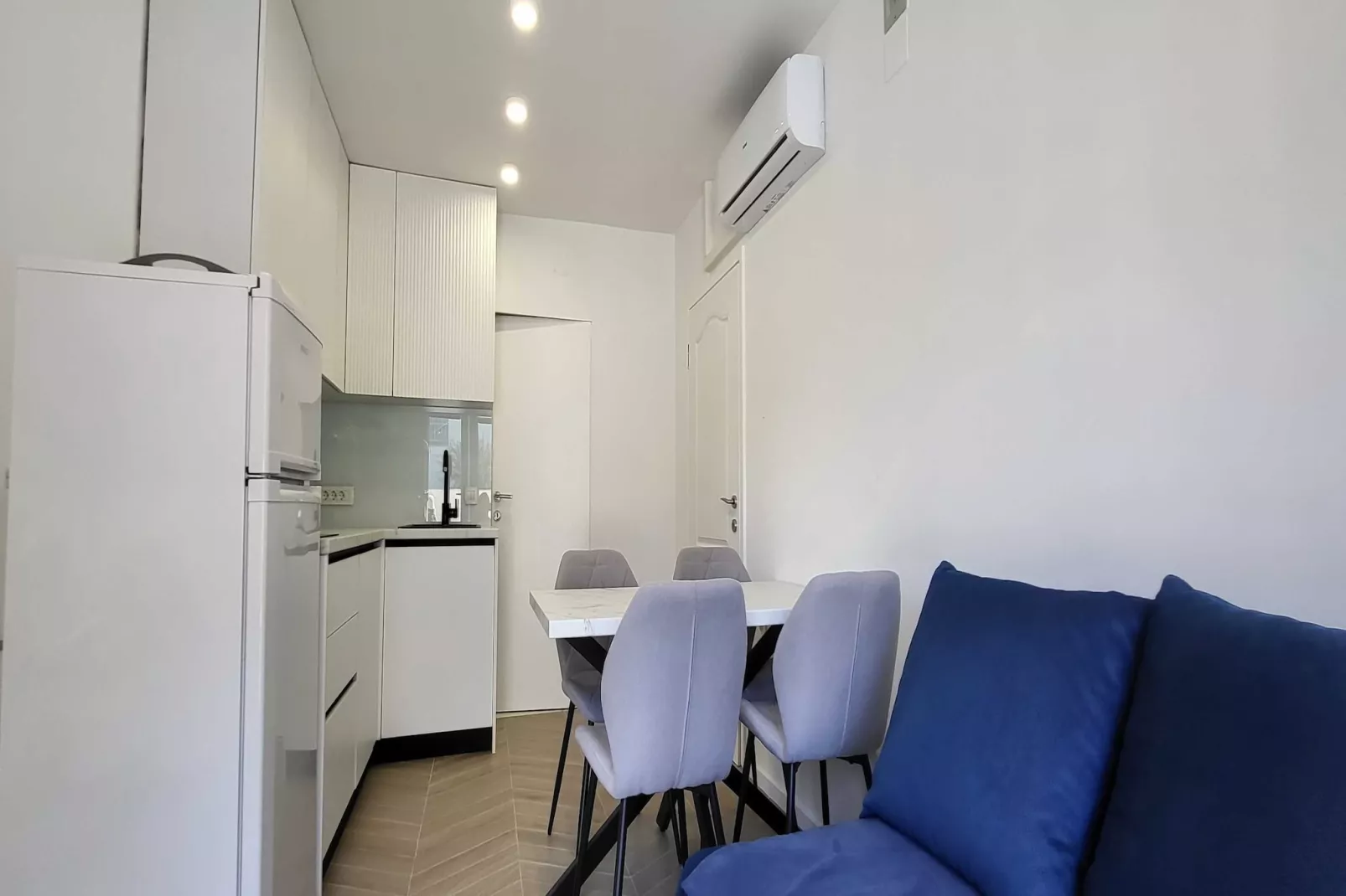 Apartments Ivankovic - One Bedroom  Apartment with Terrace-Keuken