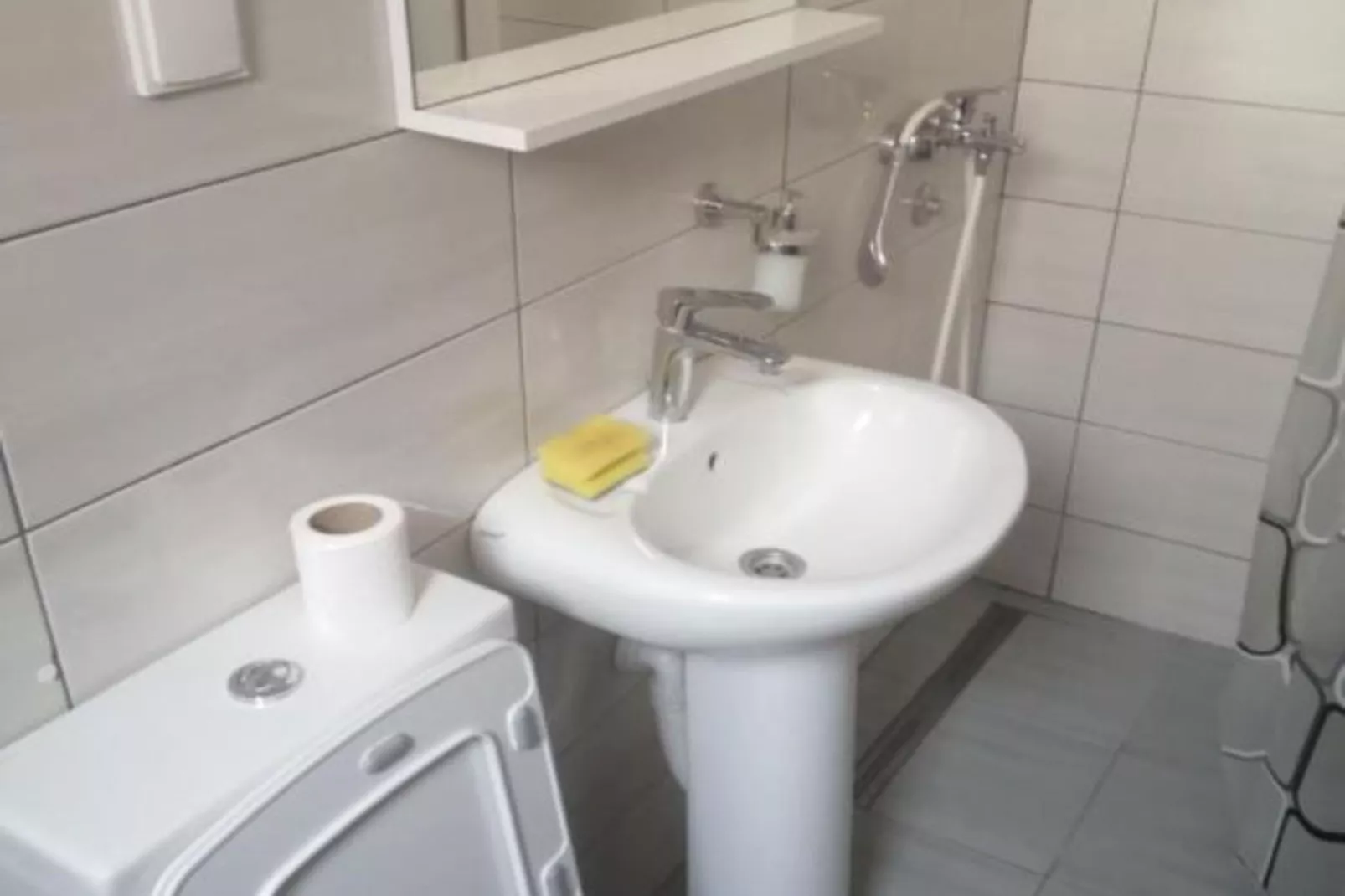 Seaside Serenity – Fresh & Modern Apartments in Igalo - Studio Apartment 5-Badkamer