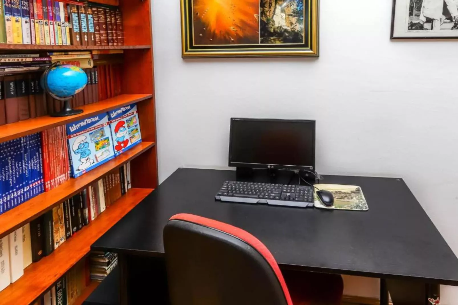 Relaxing Apartment on Budva Coastline - One Bedroom Apartment-Woonkamer