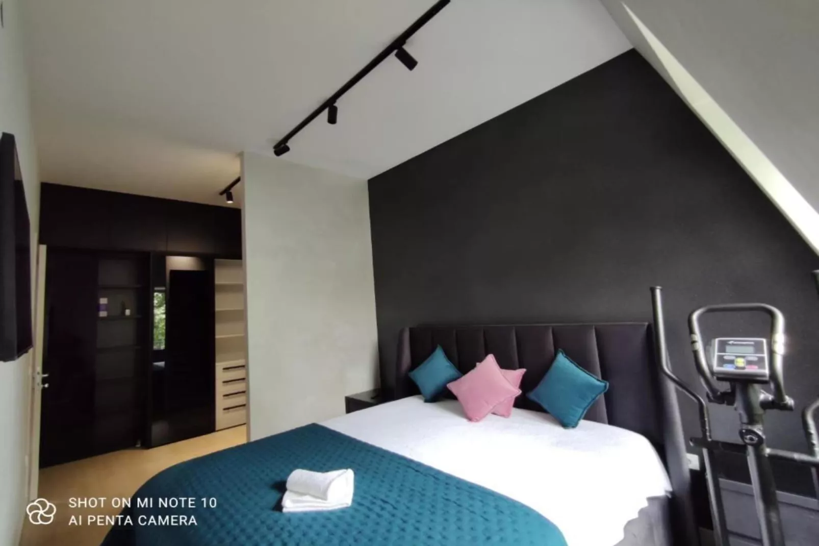 Heritage Haven – Luxurious Apartment in City Center - One Bedroom Apartment - Slaapkamer