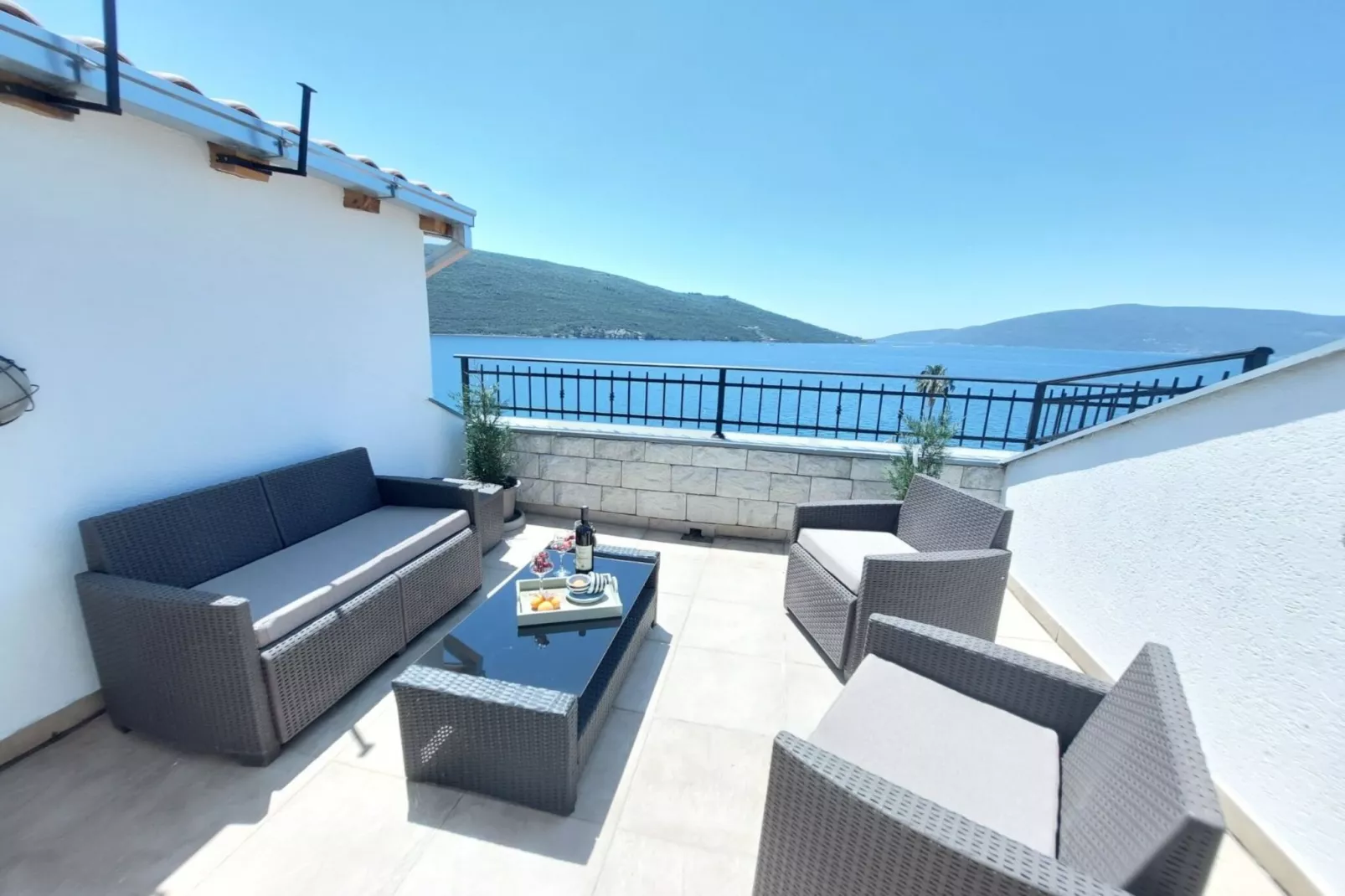 Villa Apartments Kumbor President - One Bedroom Apartment With Sea View (Porto)-Terrasbalkon