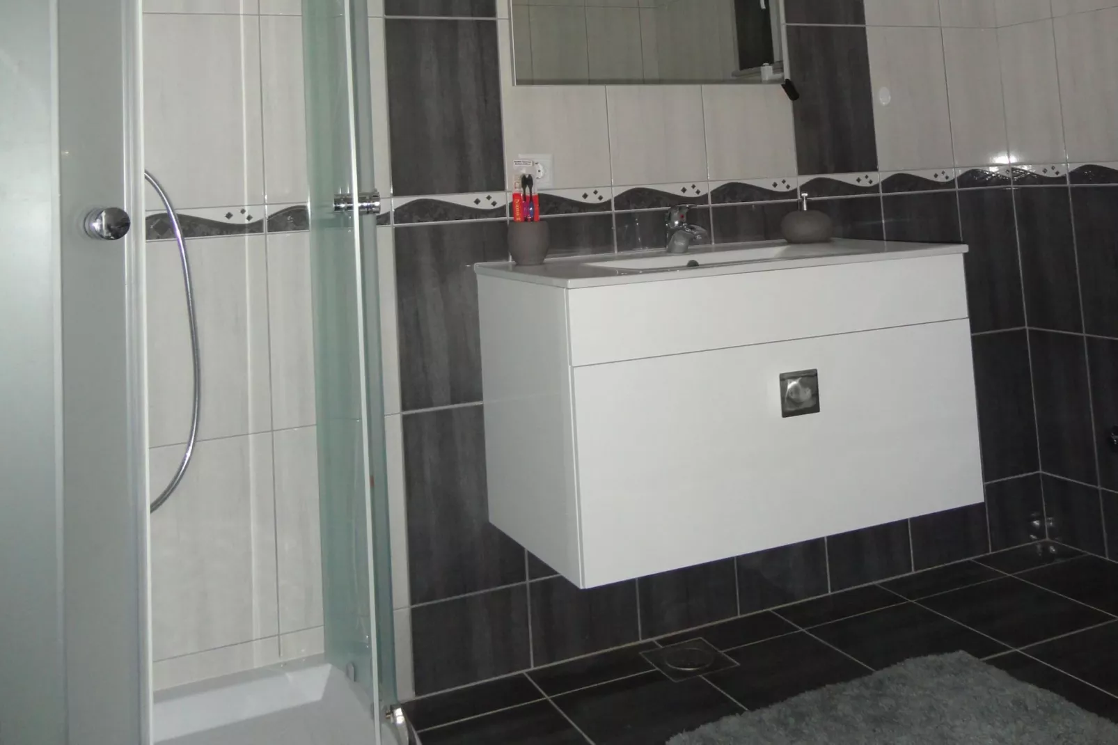 Apartments A&D - Superior One Bedroom Apartment with Terrace and River View (Deni)-Badkamer