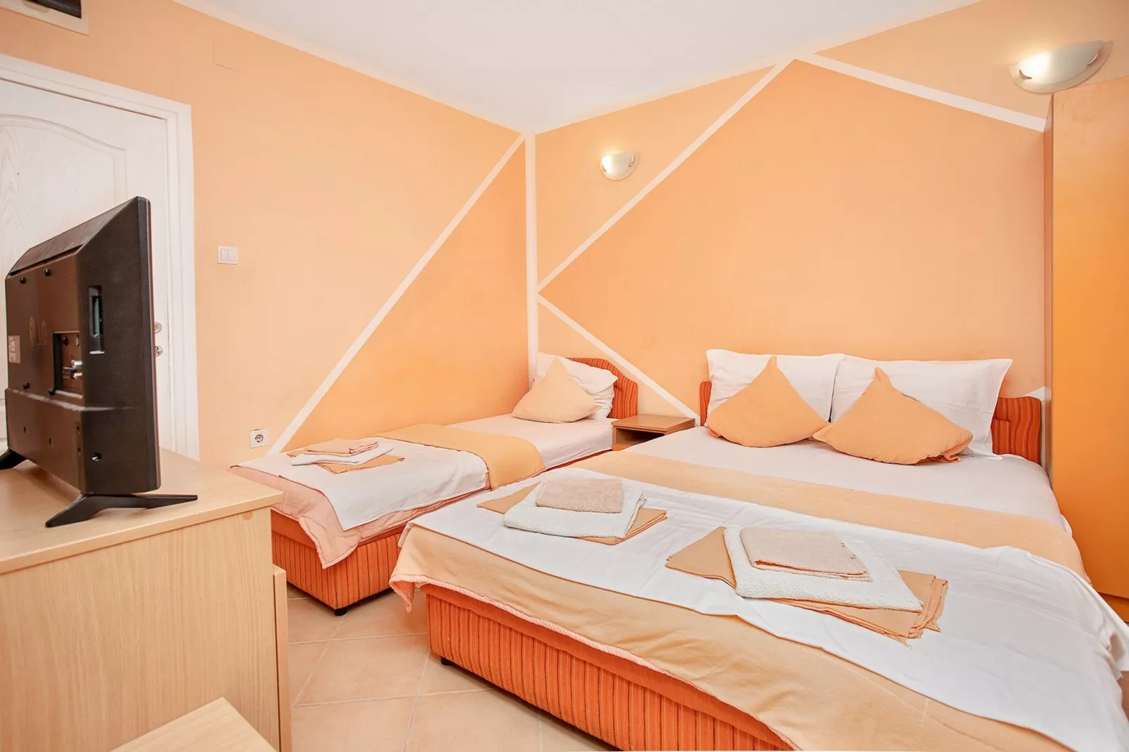 Perfect Budva Stay Near the Sea & Aqua Park - Comfort Triple Studio 1\/1 1-Slaapkamer