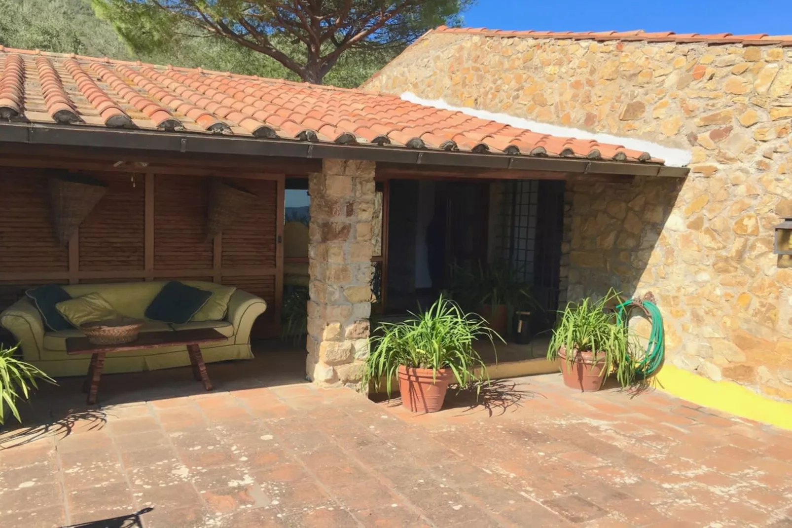 Villa della Fonte-Buitenkant zomer