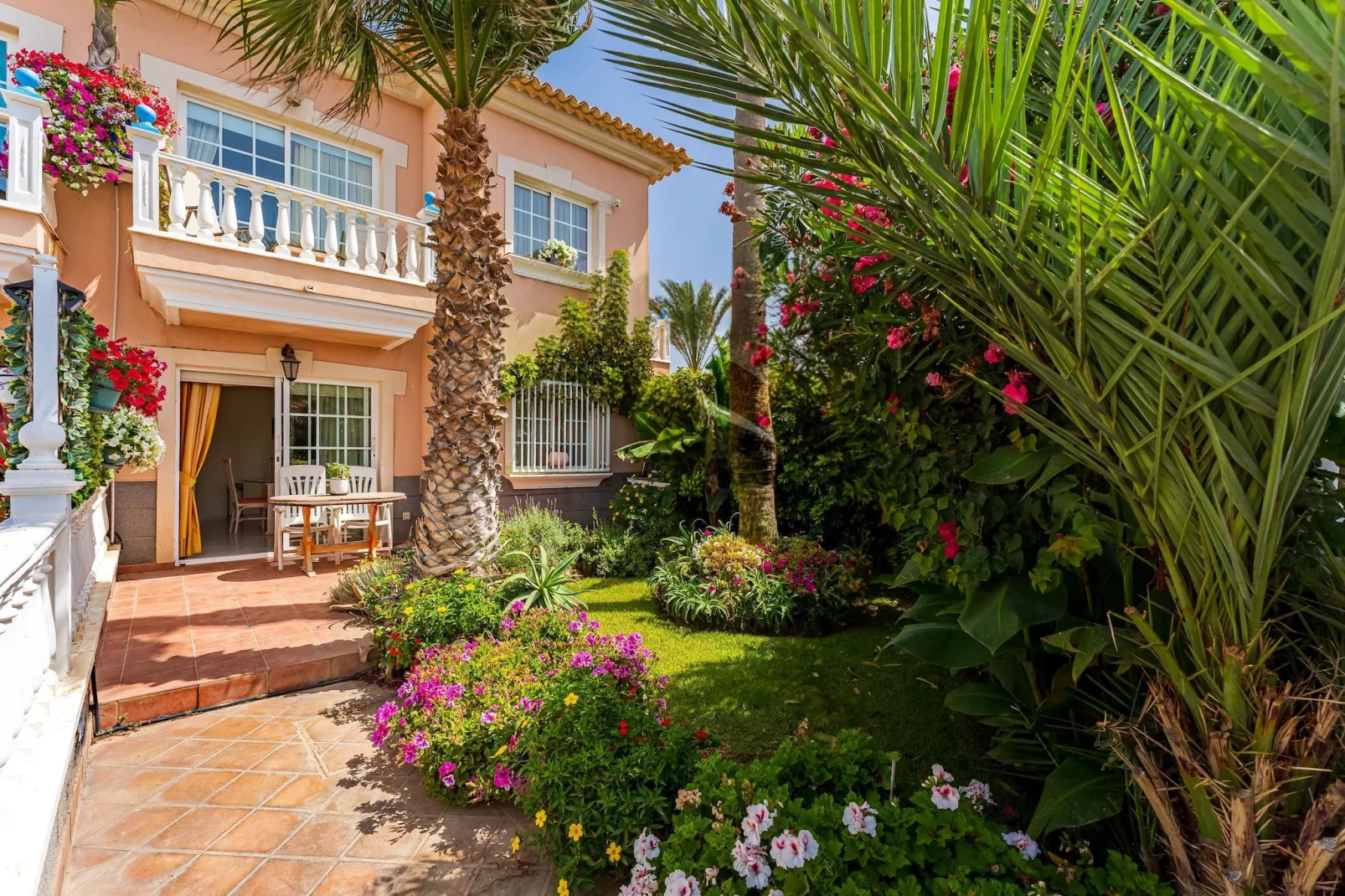 Delfin 101B 1d-Buitenkant zomer