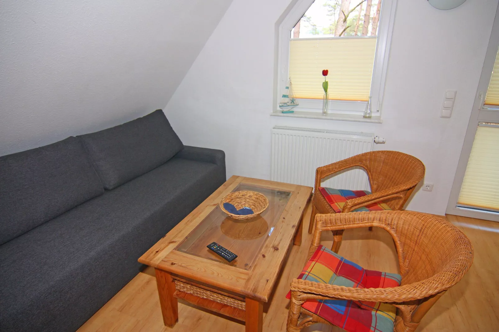 OG links 50 qm-Woonkamer