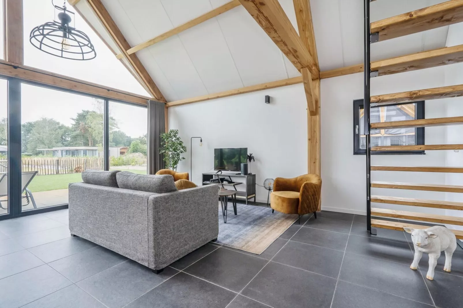 Farm Lodge 687-Woonkamer