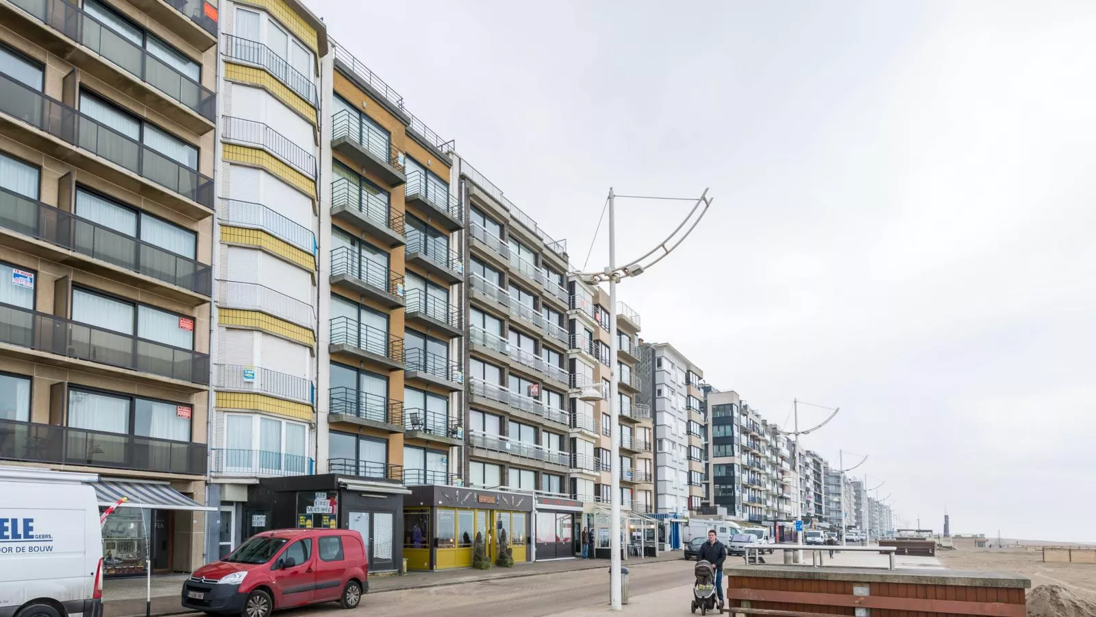 Les Petrels zesde-Buitenkant zomer